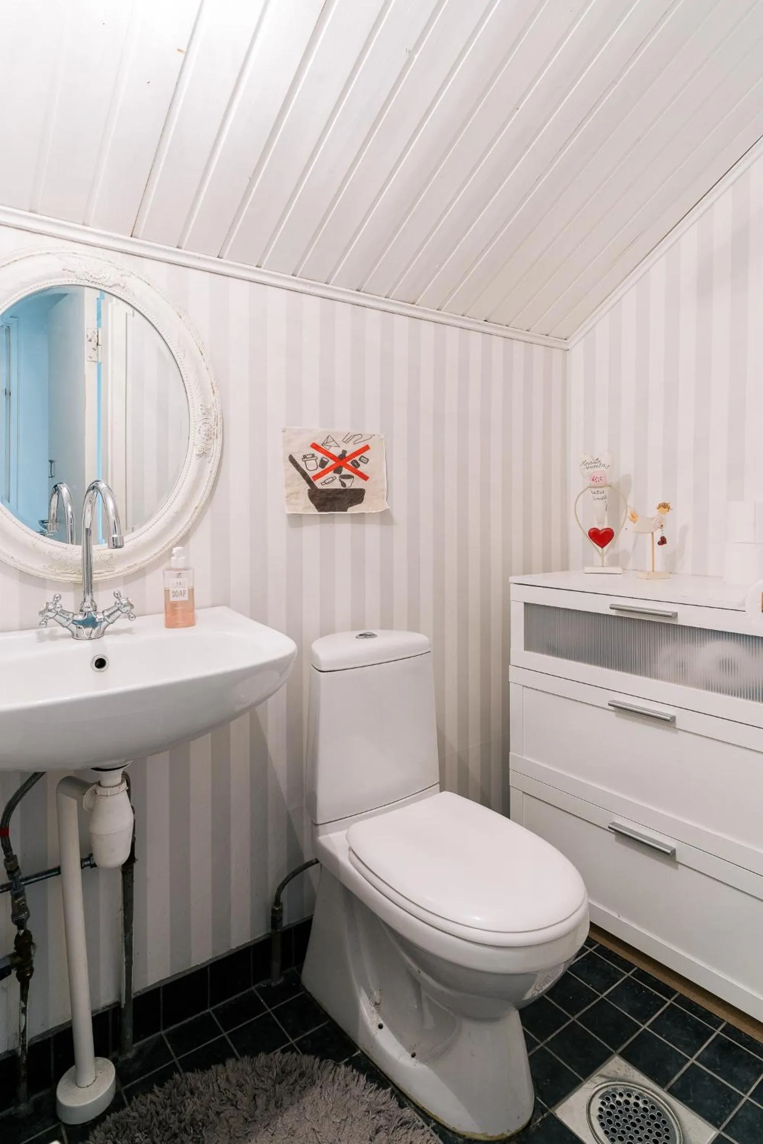 Toilet in Villa Virpi