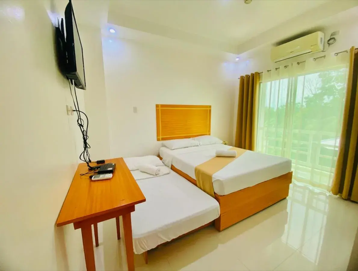 Standard Triple Room in Cherry's Courtyard Hotel Standard Triple Room in Cherry's Courtyard Hotel
