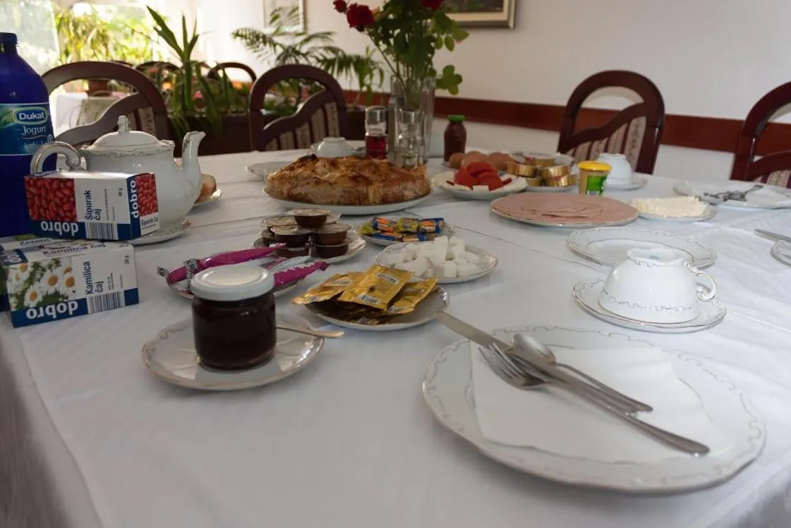 Property building in Vila Lux Milikic