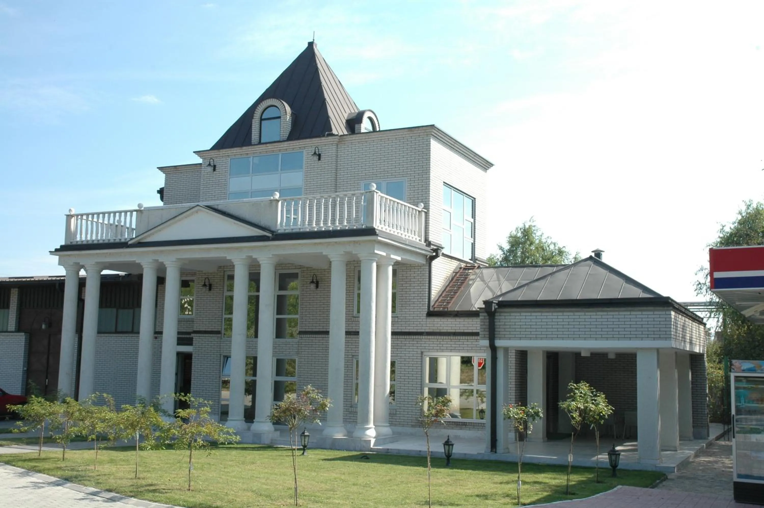 Vila Lux Milikic