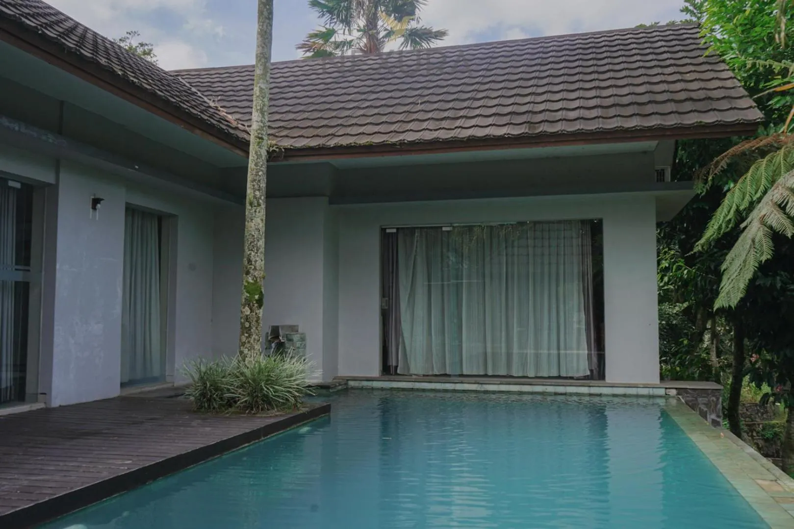 Jambu Klutuk Resort