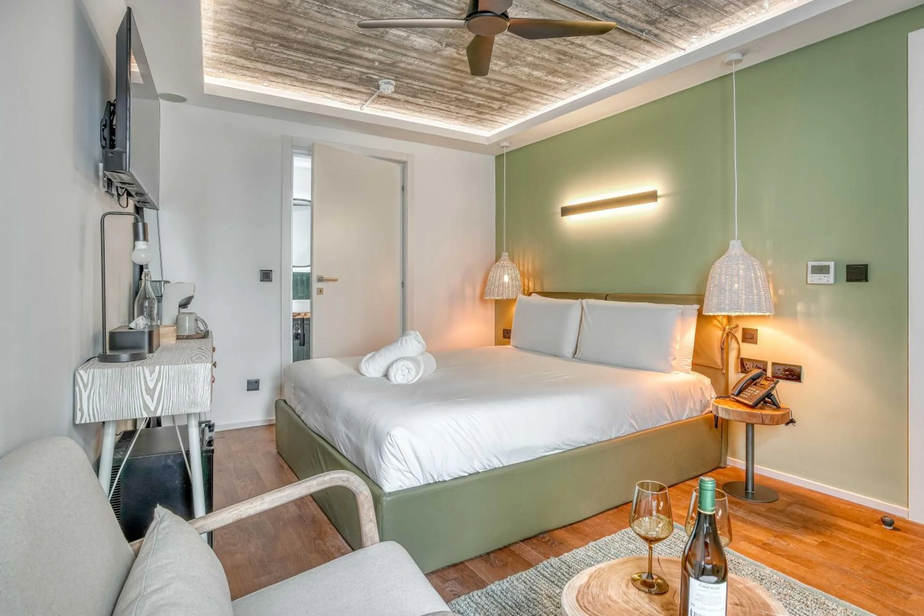 Double Room in The Bear and Ween