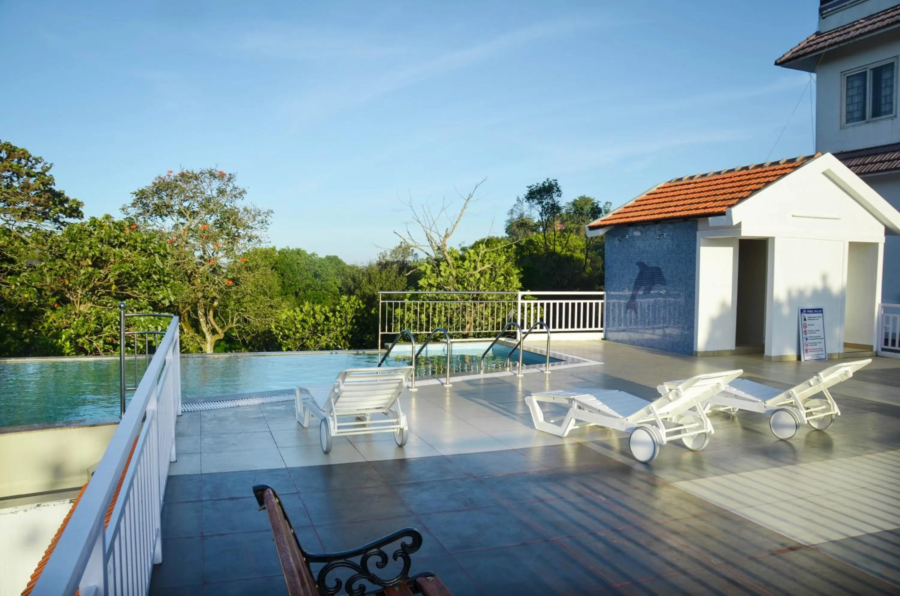 Swimming pool in Chillax Vagamon