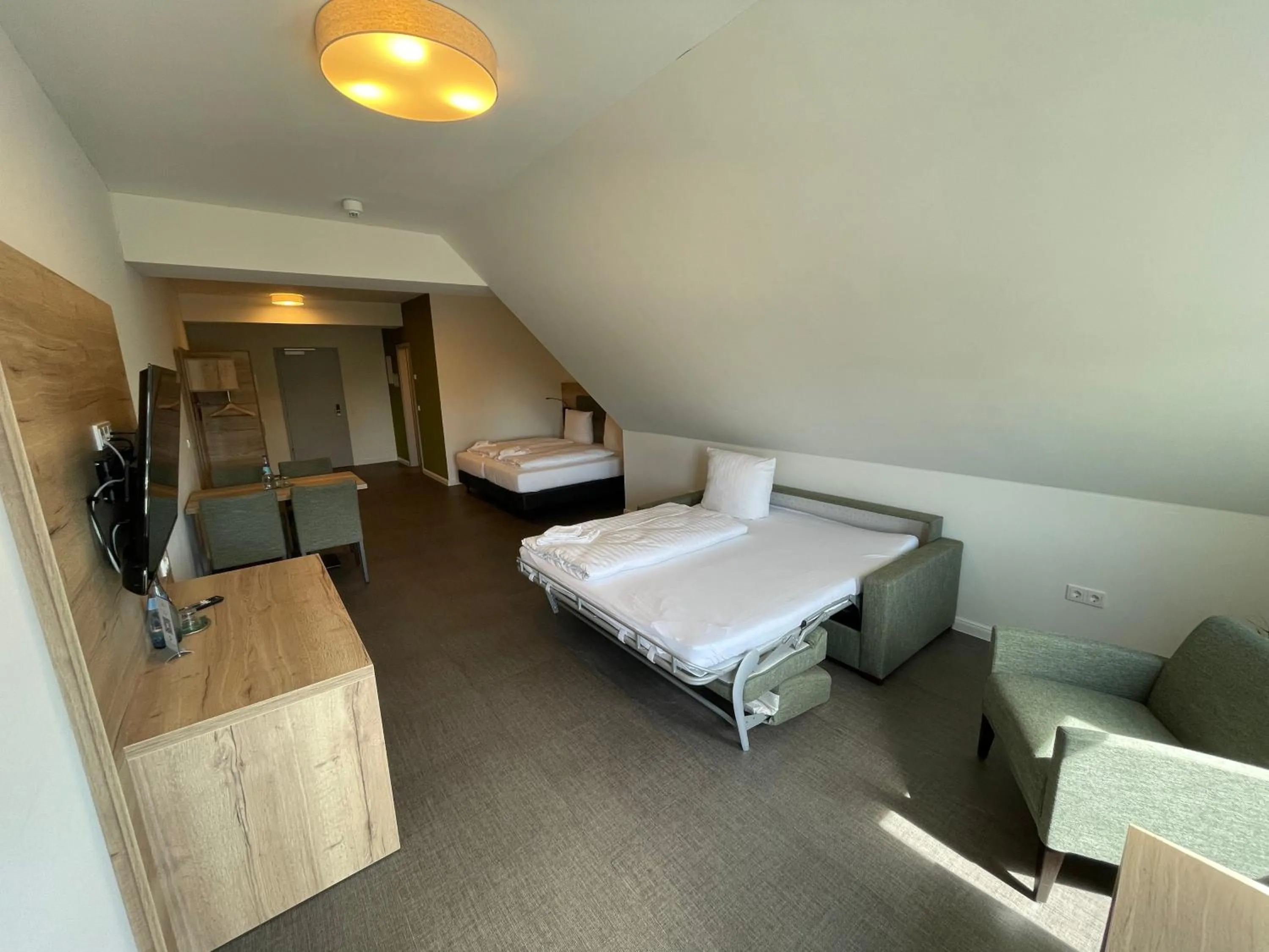 Photo of the whole room, Bed in Hotel am Pferdemarkt