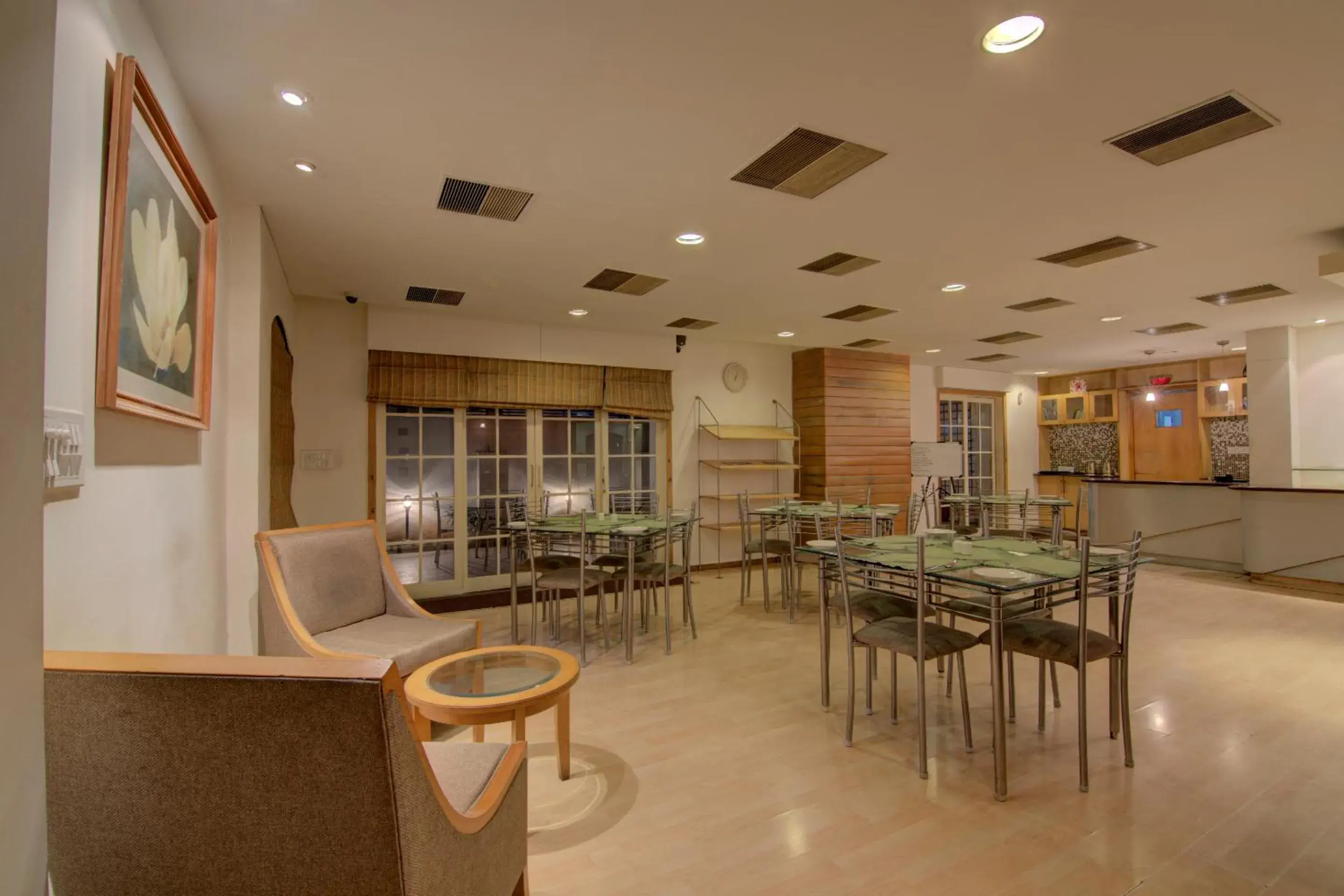 Restaurant/places to eat in Tristar Serviced Apartments Restaurant/places to eat in Tristar Serviced Apartments