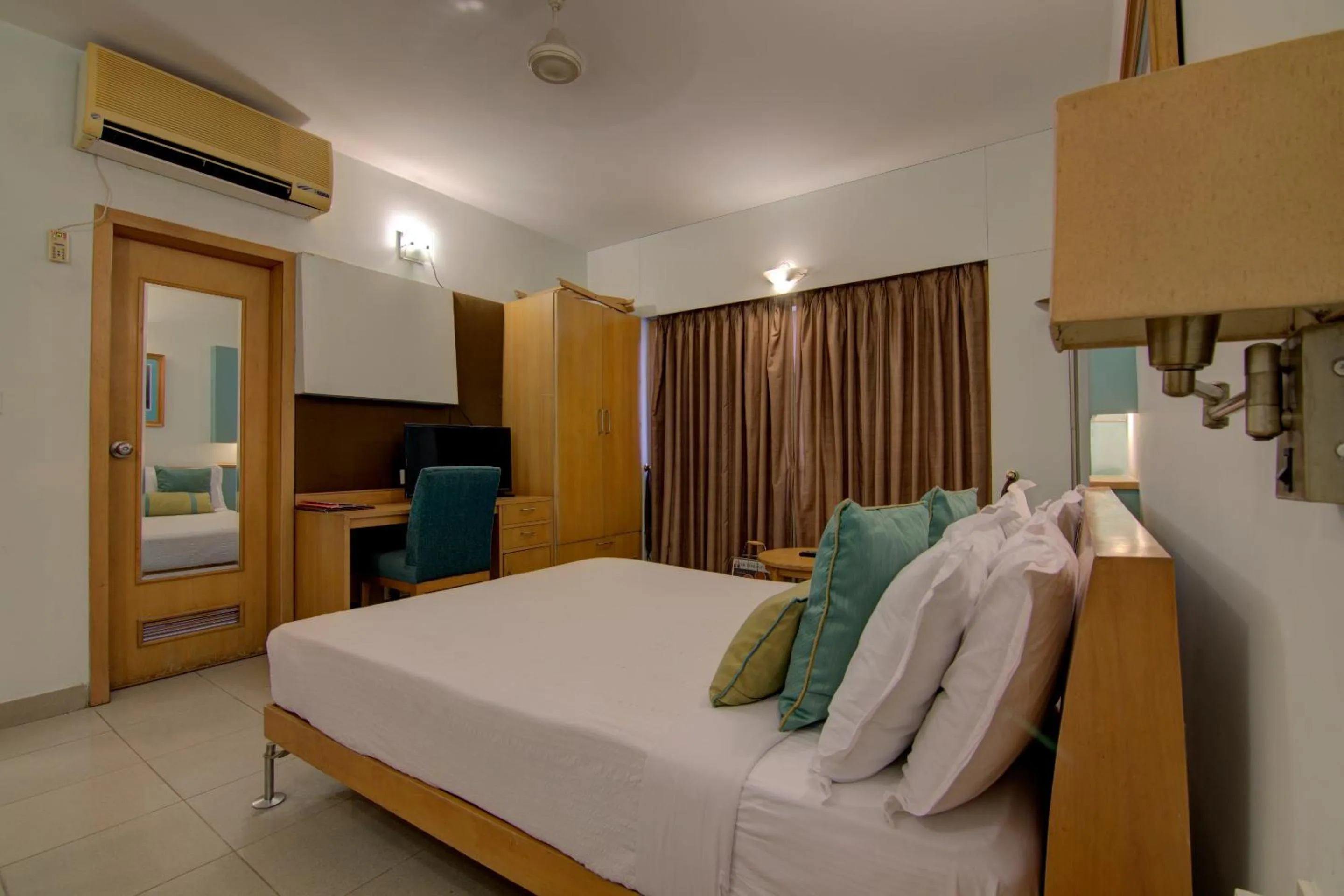 Bed in Tristar Serviced Apartments
