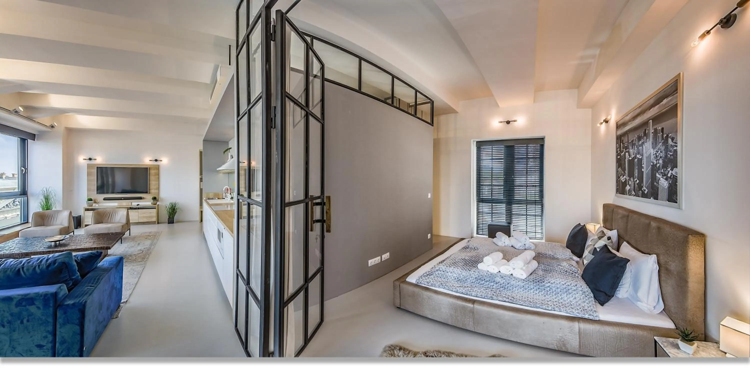 Photo of the whole room in LOFT Astoria Suites by Vagabond