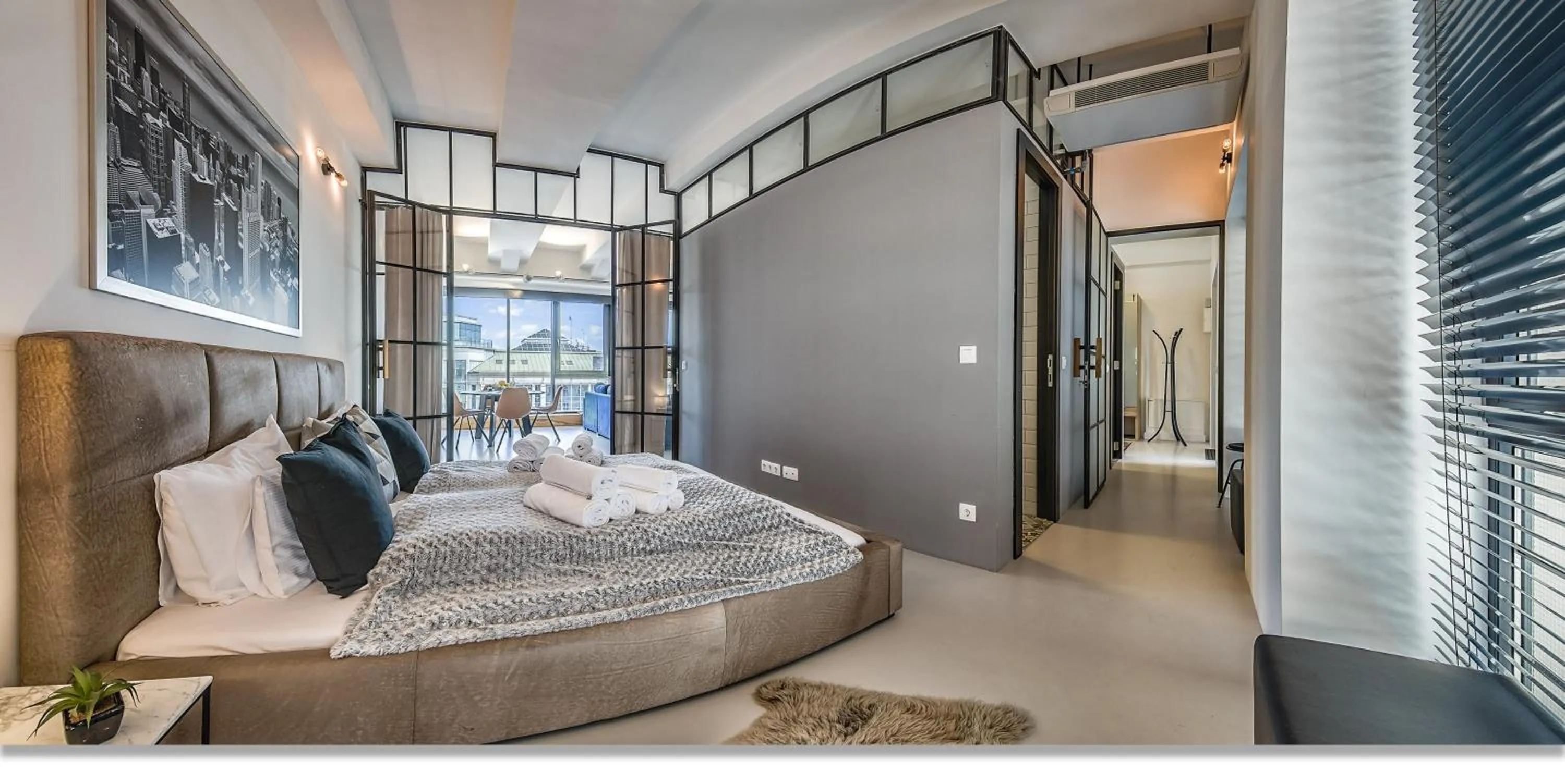 Bedroom in LOFT Astoria Suites by Vagabond