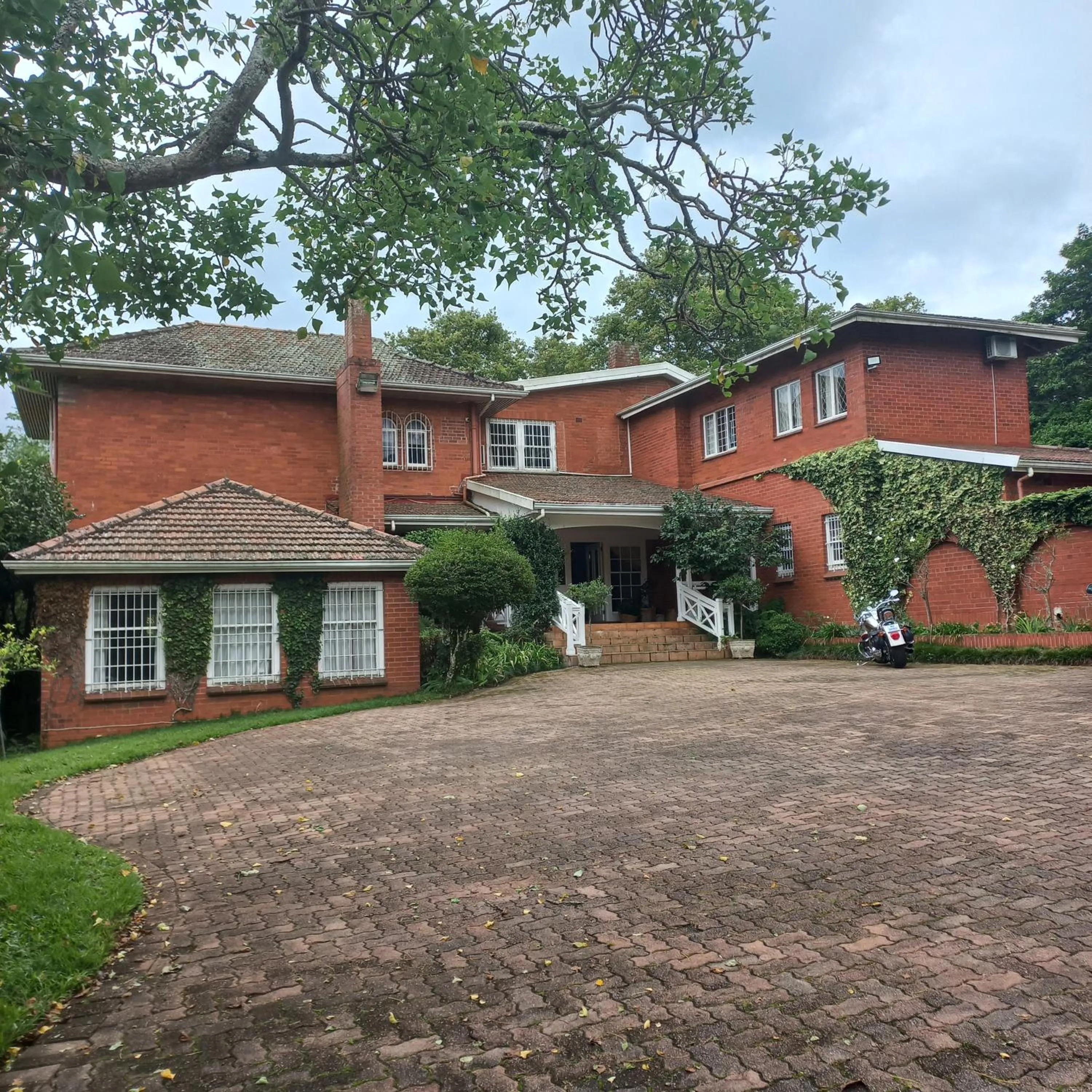 Property building in 18 Pioneer BnB