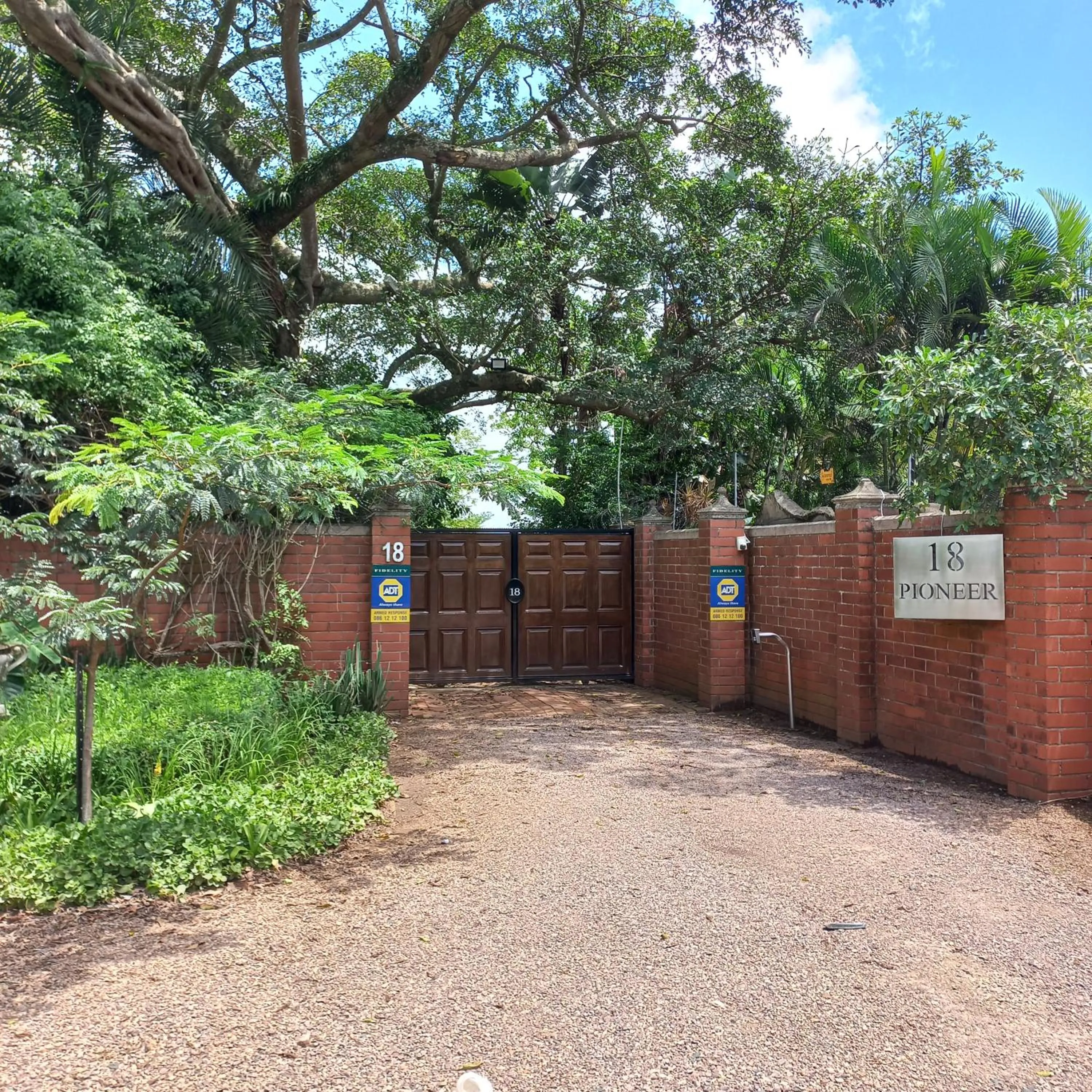 Property building in 18 Pioneer BnB