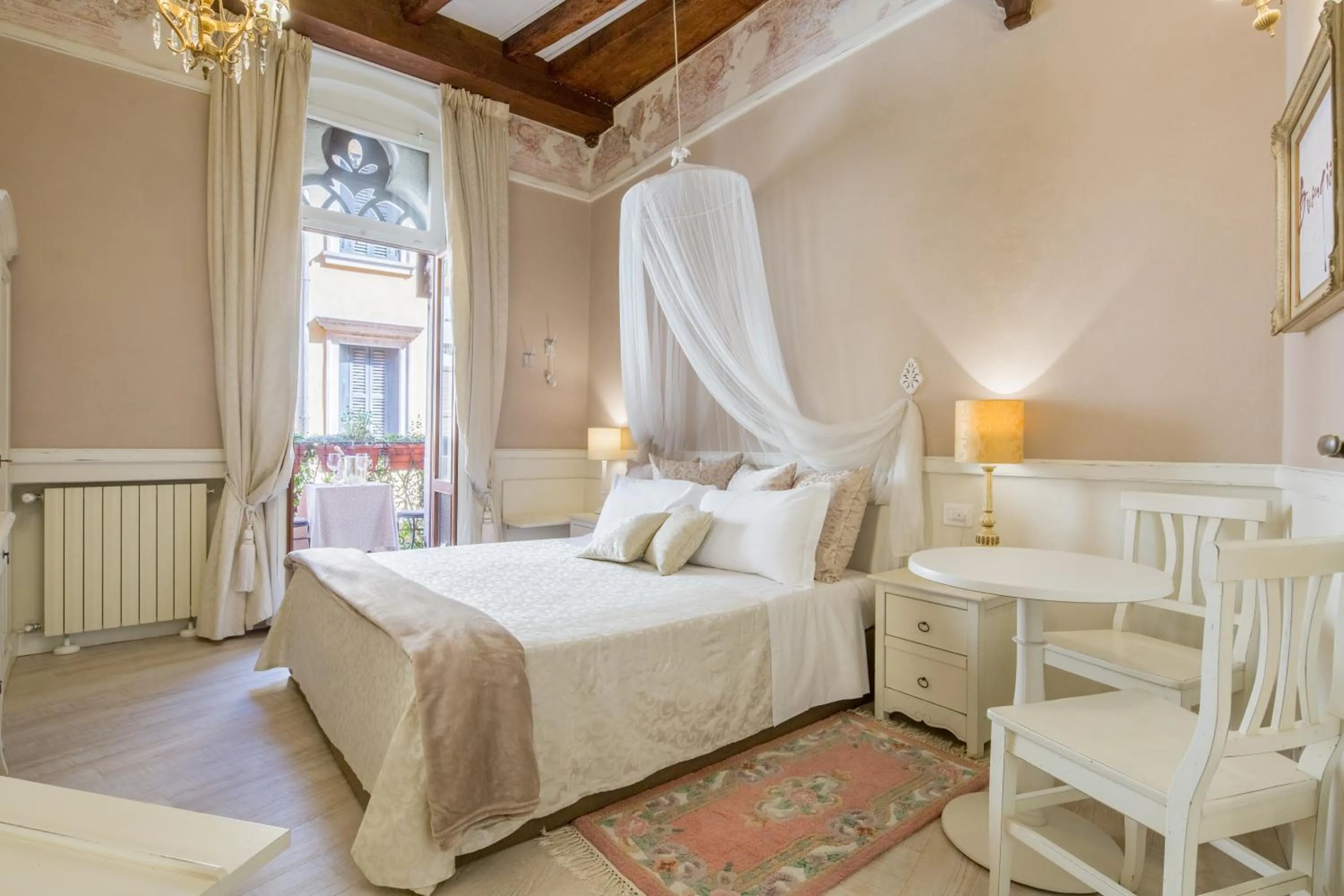 Vecchia Verona Rooms & Apartments