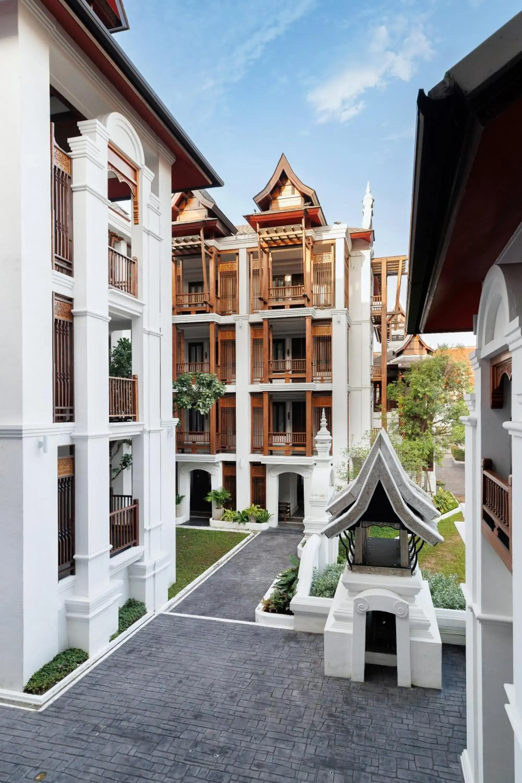 Property building in Akira Thaphae Hotel Property building in Akira Thaphae Hotel