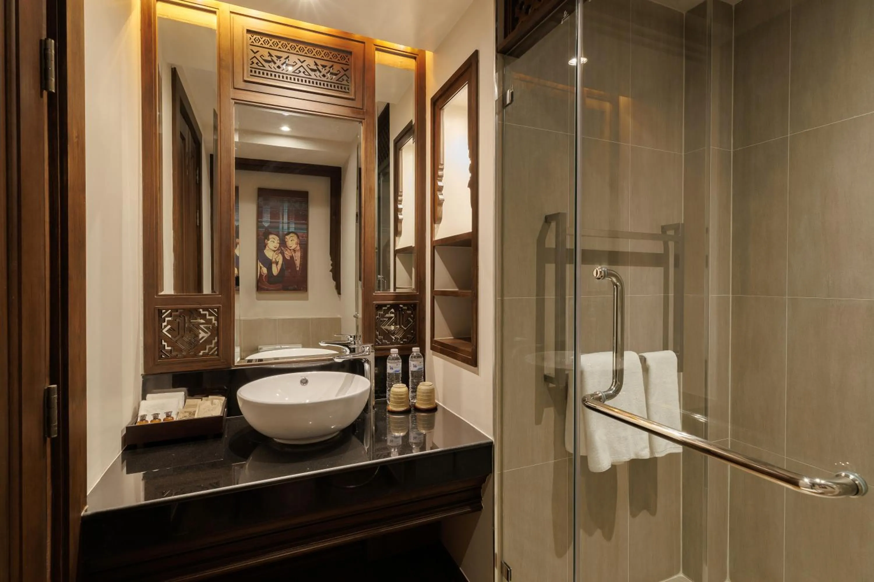 Bathroom in Akira Thaphae Hotel