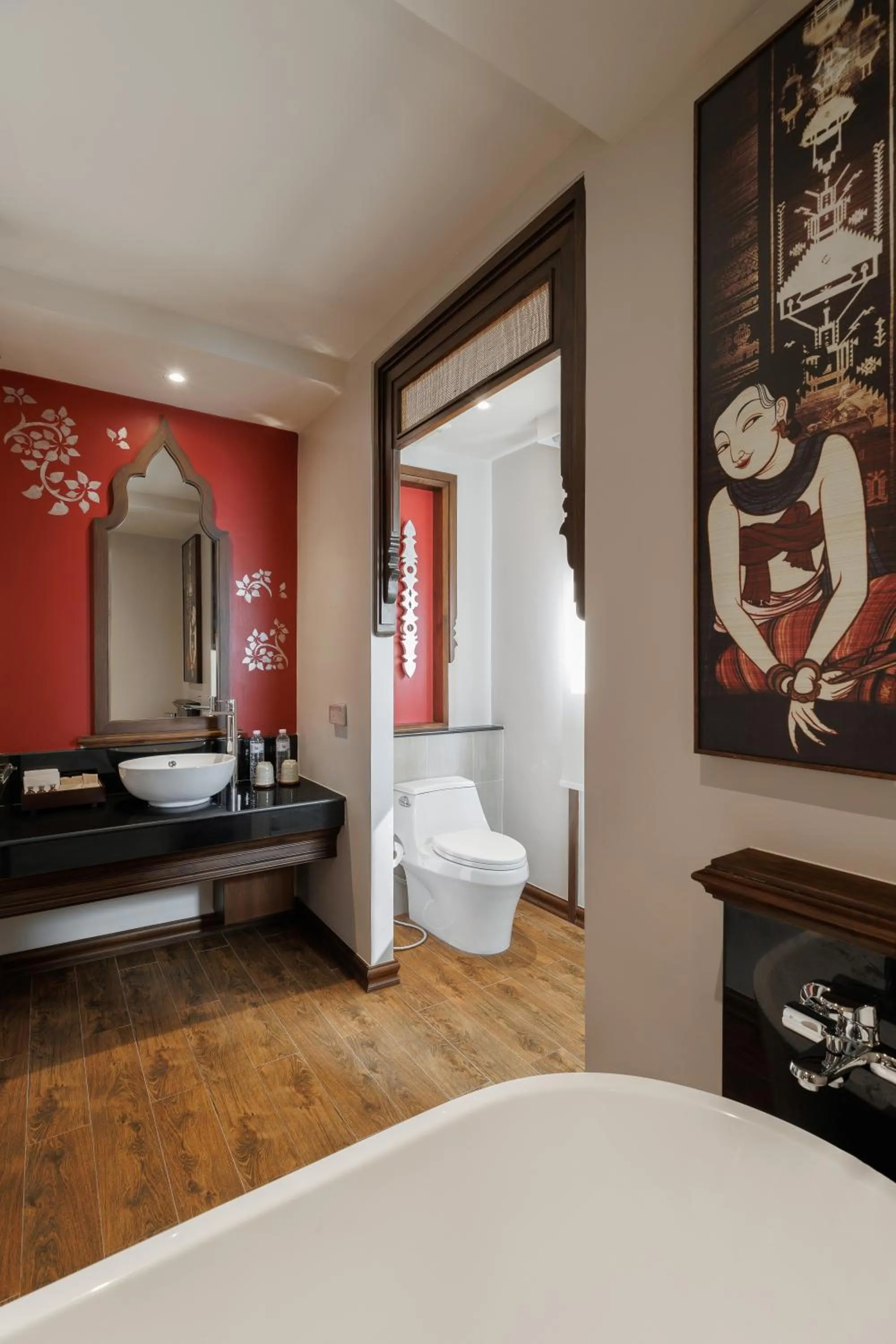 Bathroom, Bed in Akira Thaphae Hotel