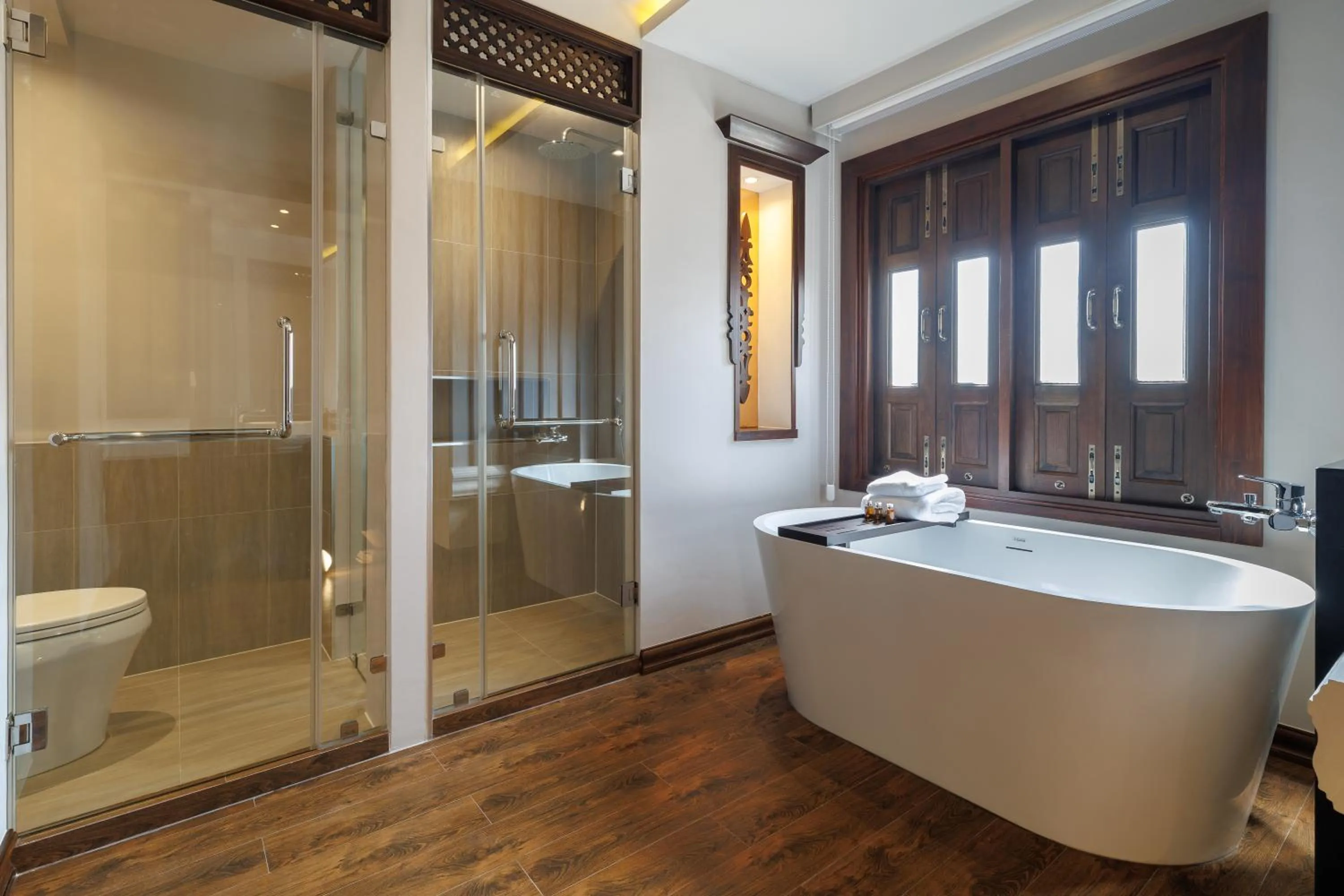 Bathroom in Akira Thaphae Hotel
