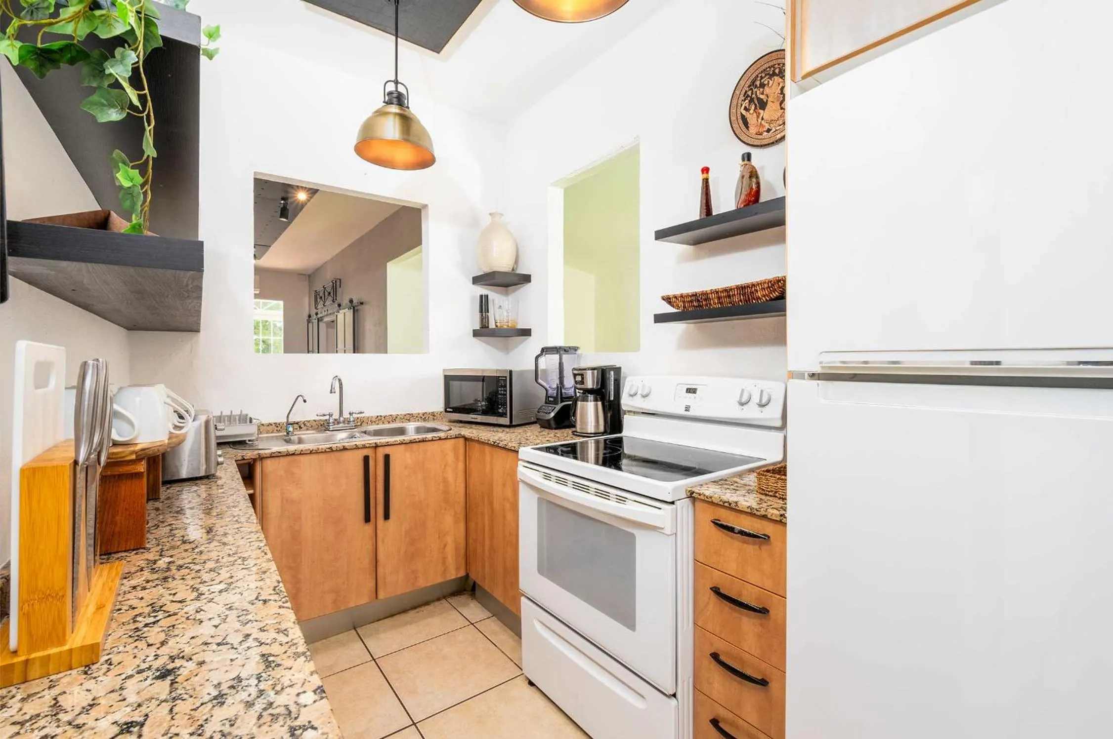 Kitchen or kitchenette in 24 Atlantic Place by Stay with Bear