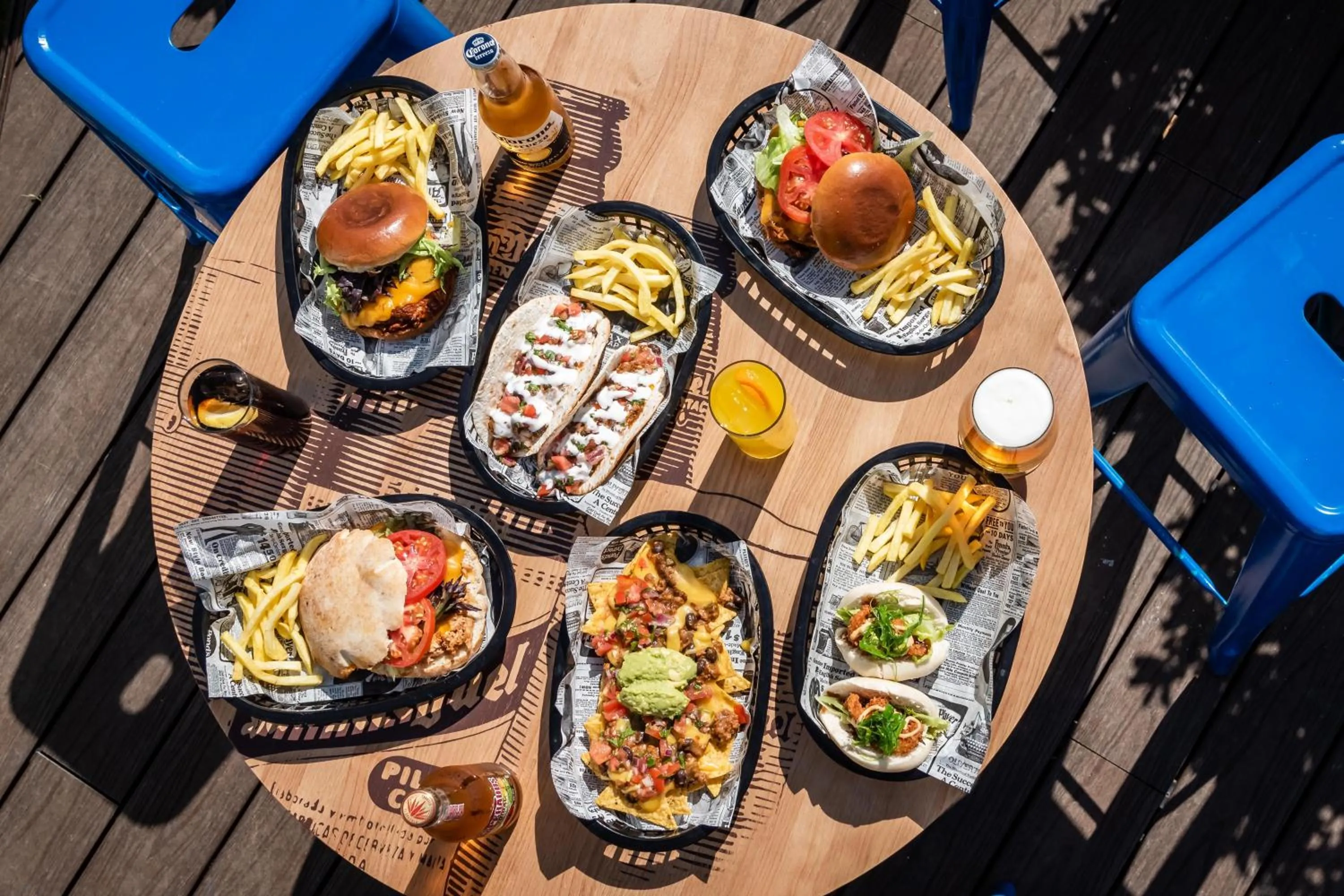 Lounge or bar in ALEGRIA Fenals Mar