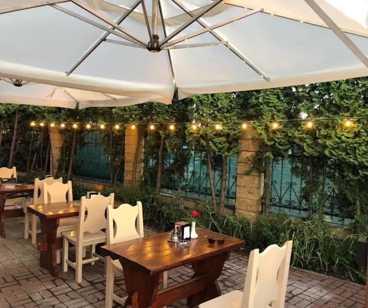 Golden Lion Hotel