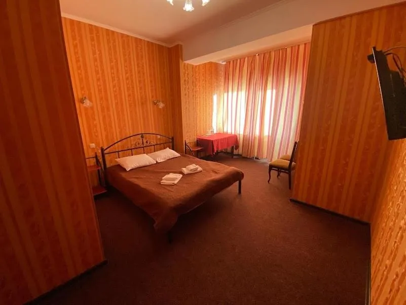 Superior Quadruple Room in Golden Lion Hotel