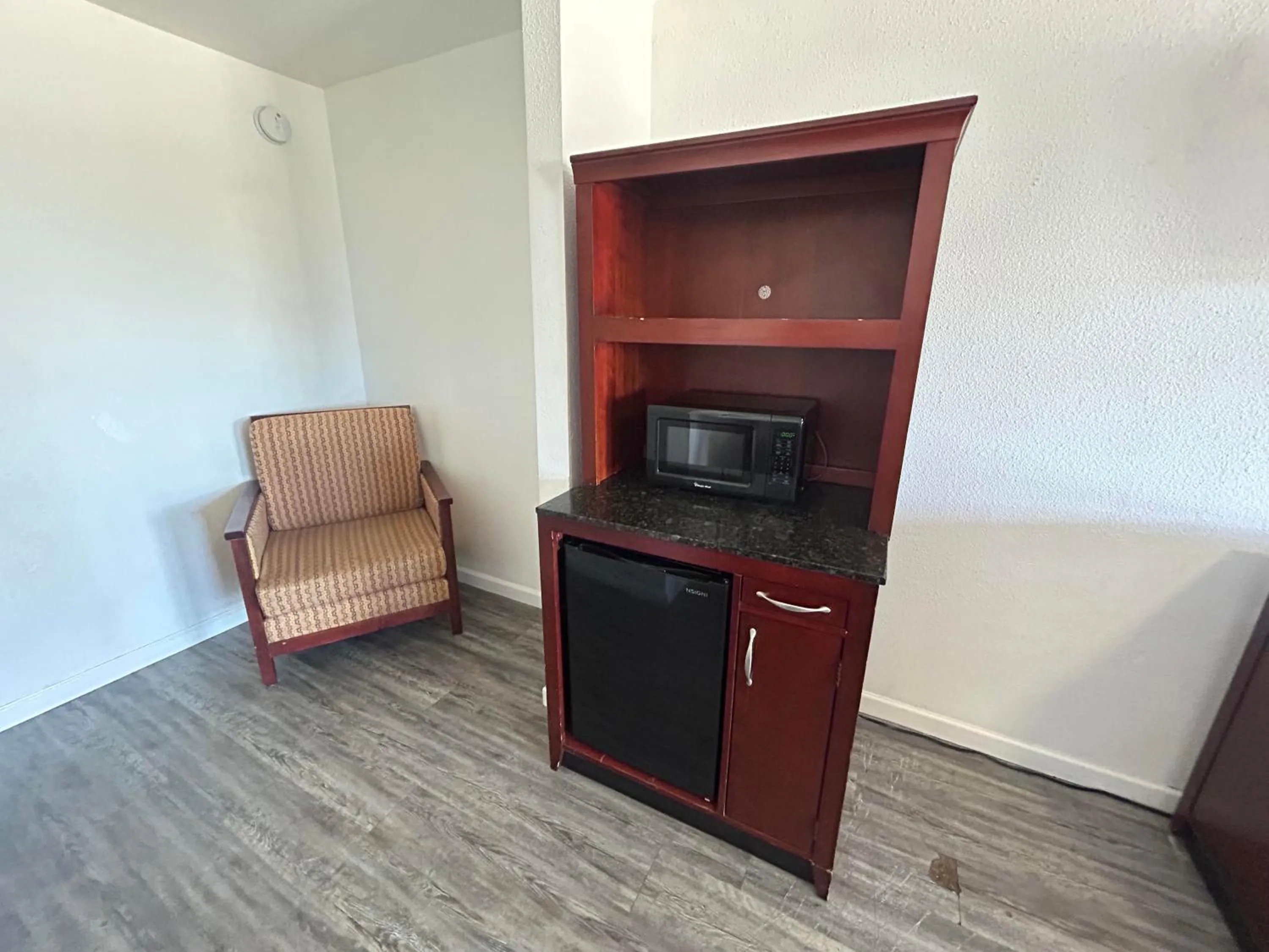 Family Room in Quest Inn Weatherford