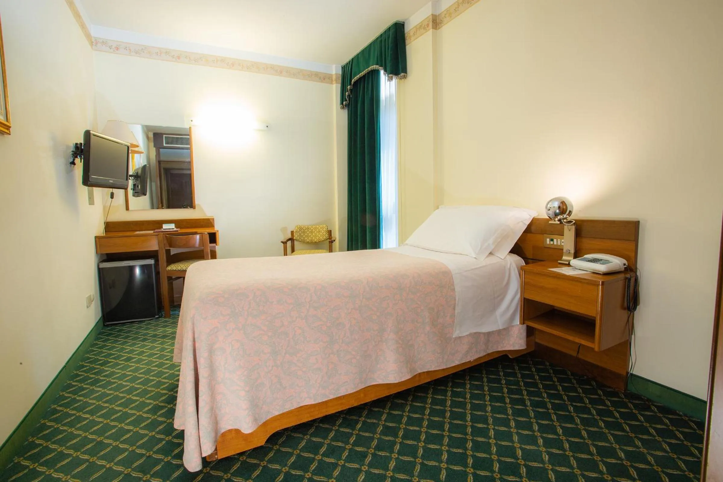 Bed in Hotel Terme Abano Verdi