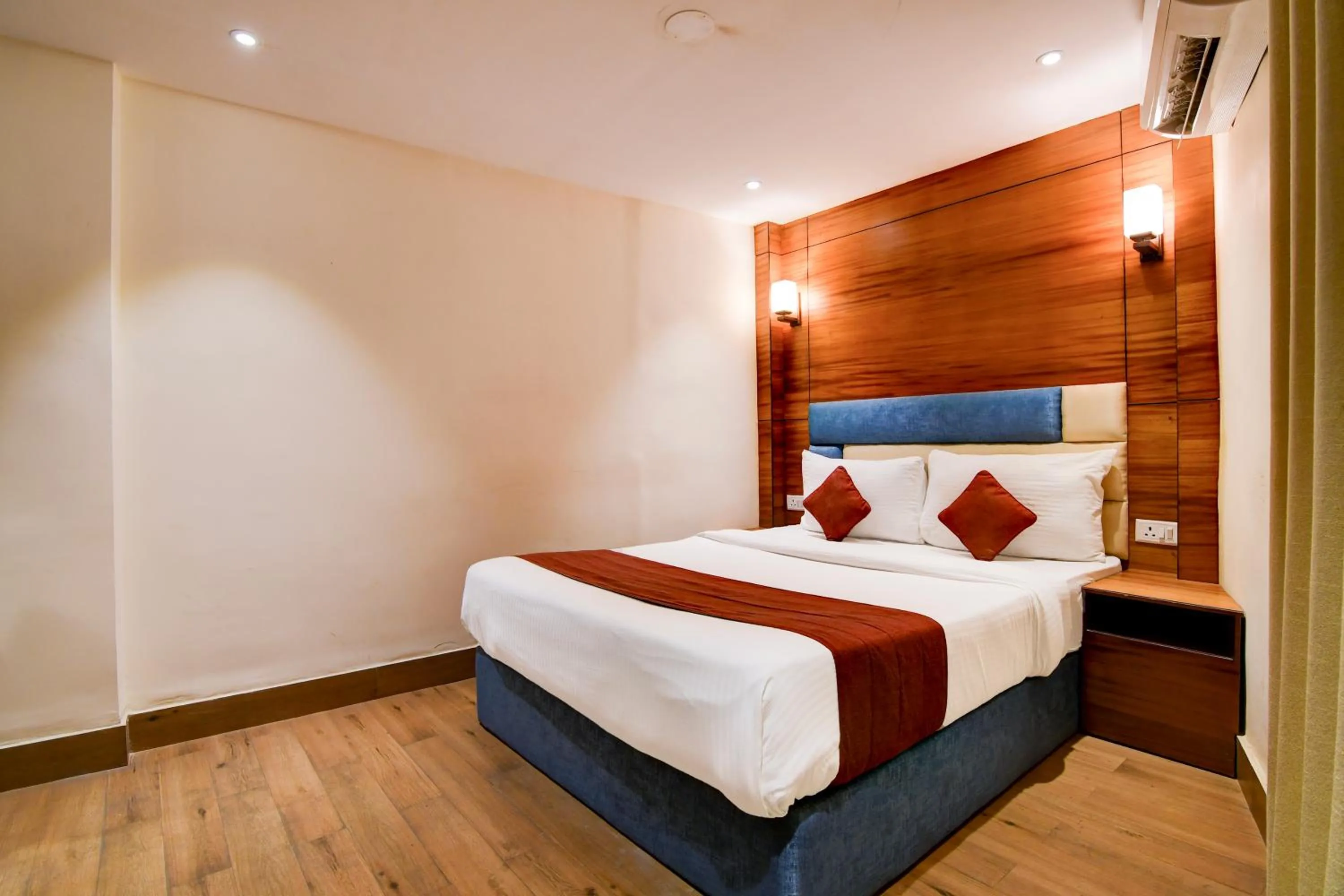Bed in Hotel King's Crown
