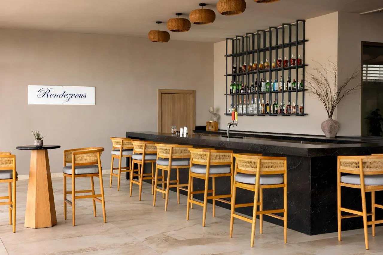 Lounge or bar in Secrets Baby Beach Aruba Adults Only