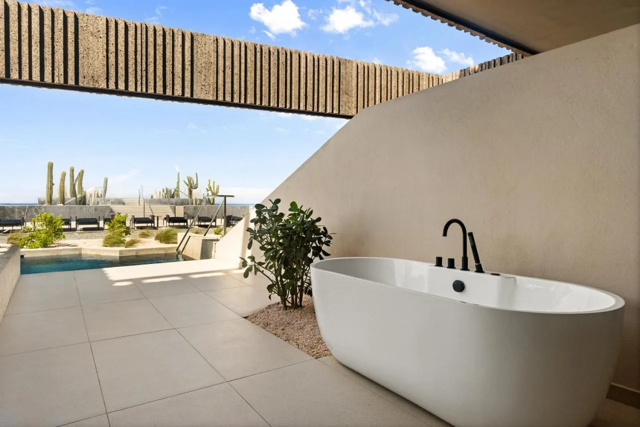 Swimming pool in Secrets Baby Beach Aruba Adults Only