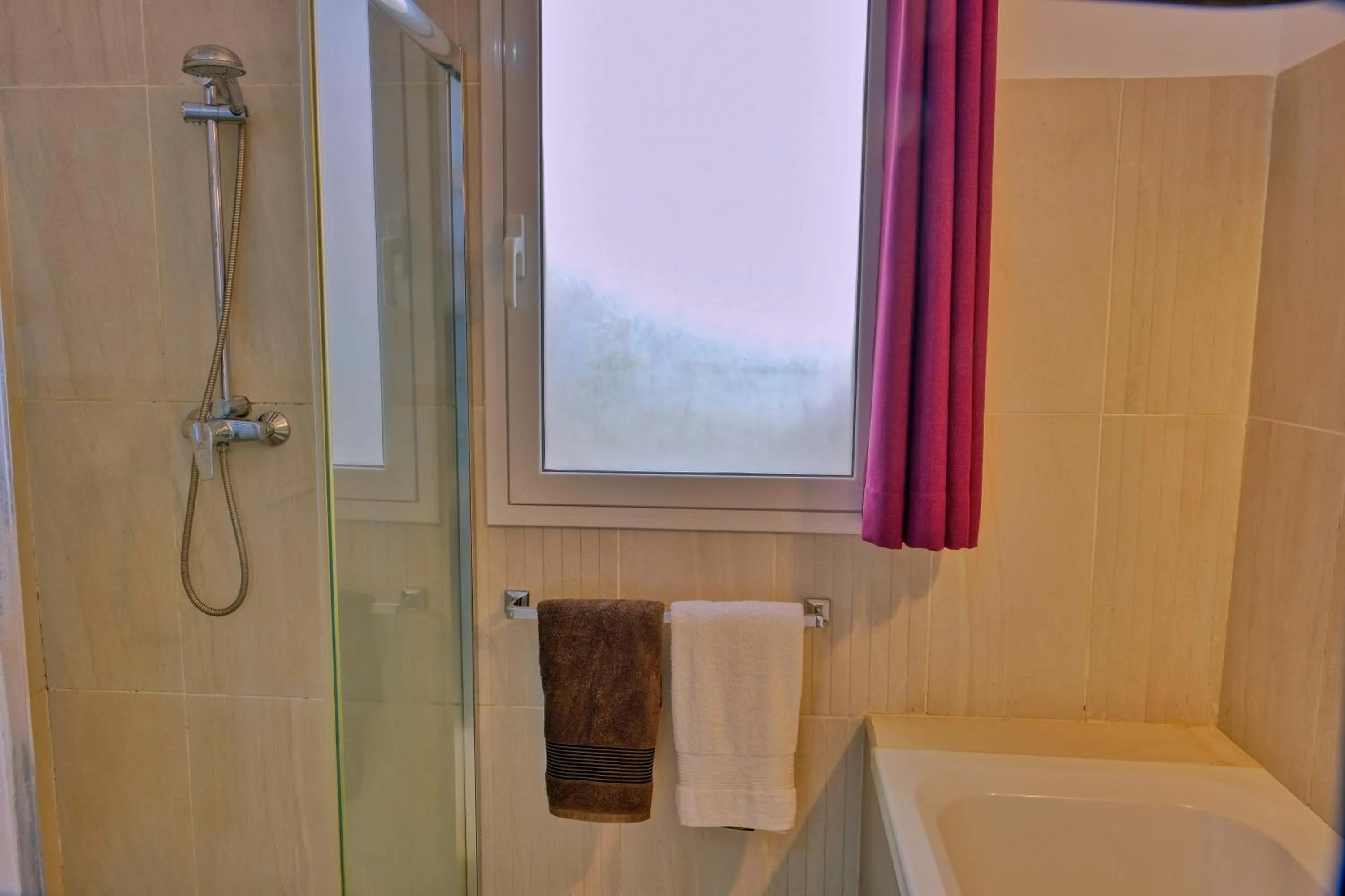 Bathroom in Hôtel Villa Les Orchidées