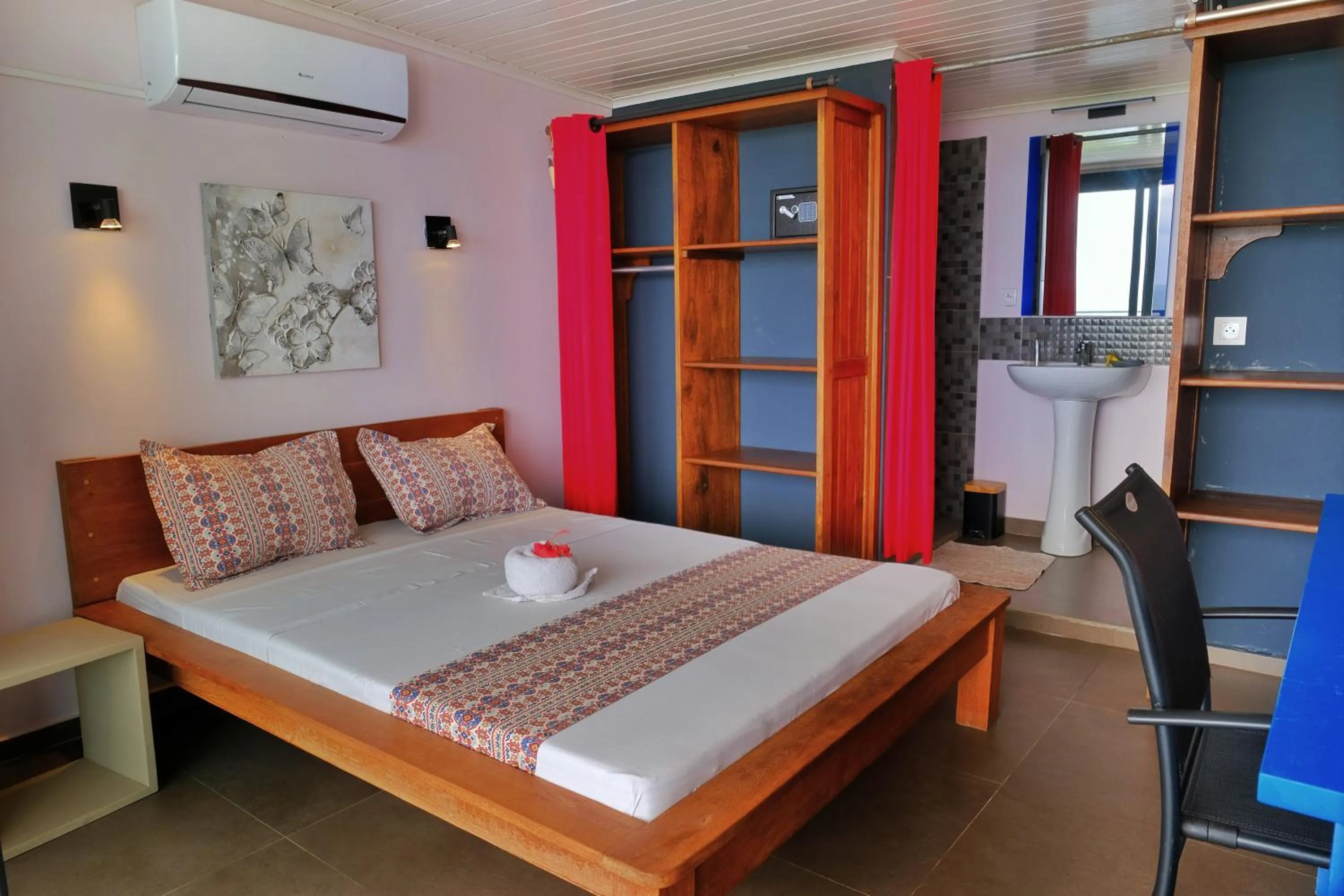 Bed in Hôtel Villa Les Orchidées