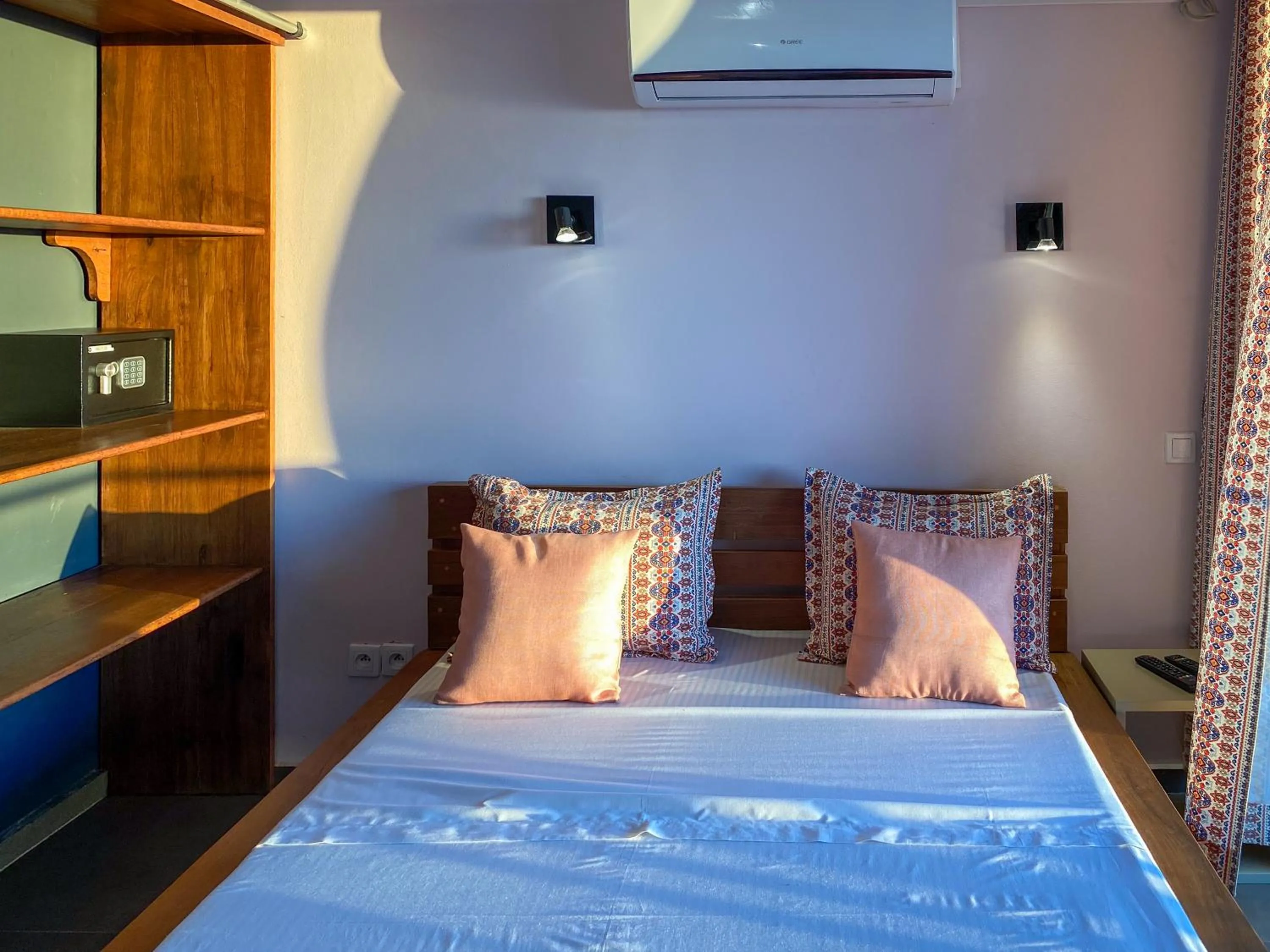 Bed in Hôtel Villa Les Orchidées