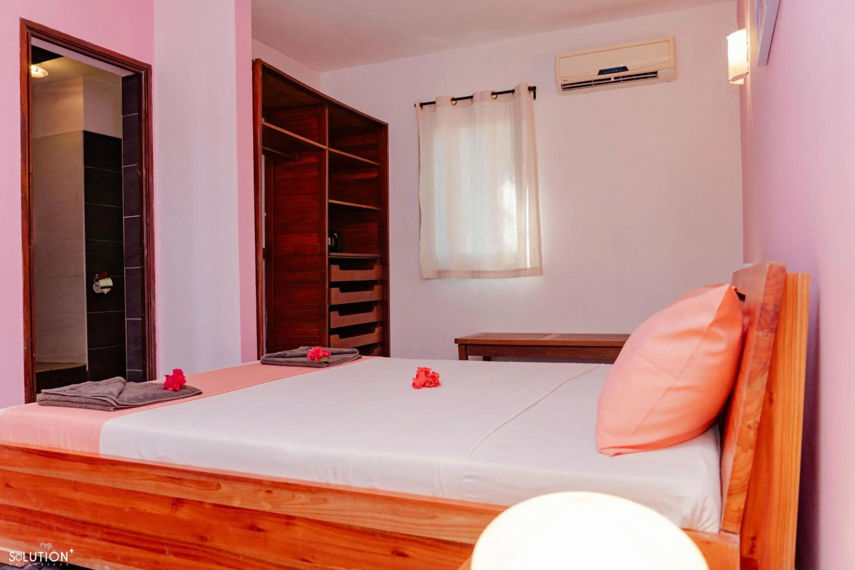 Bed in Hôtel Villa Les Orchidées