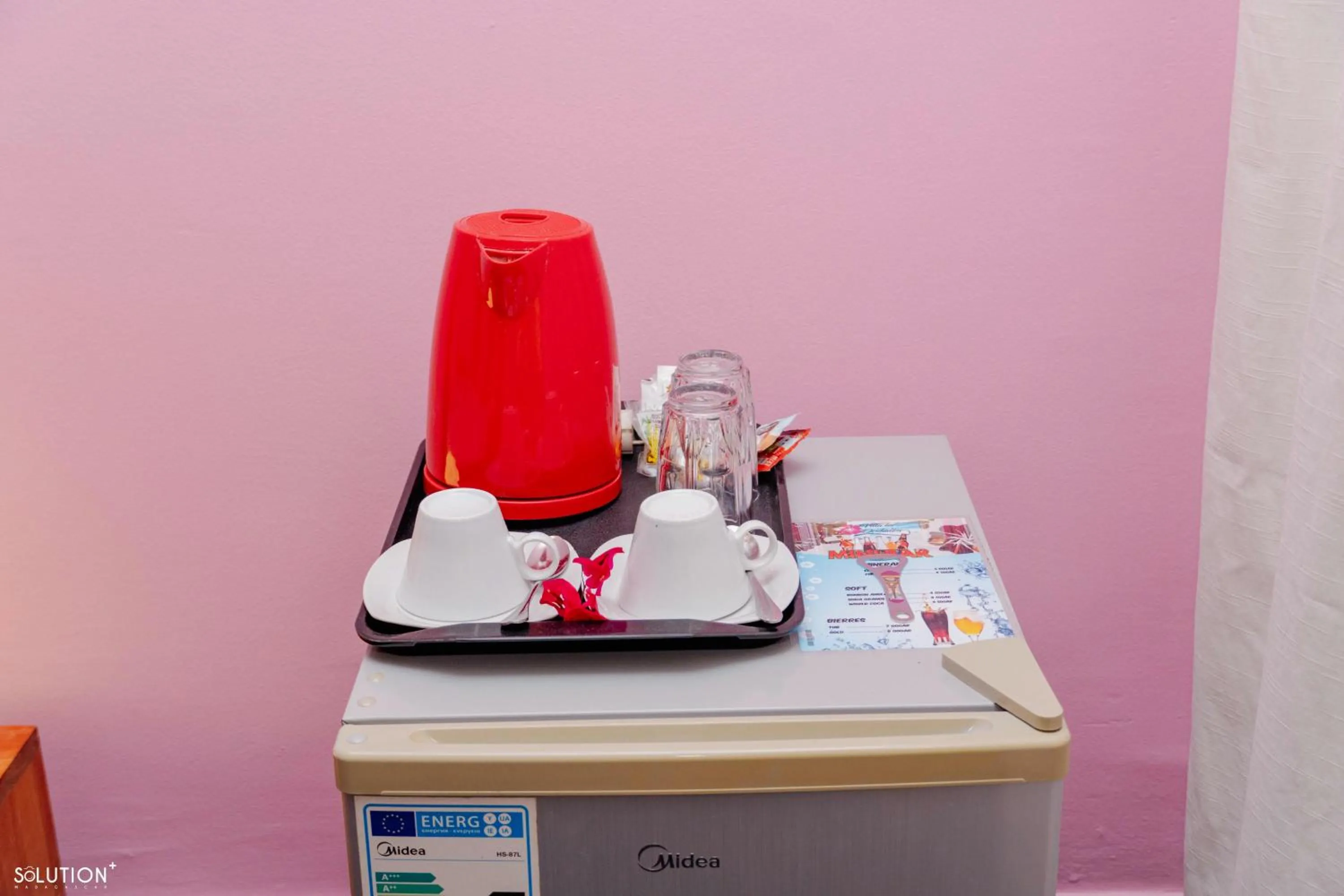 Coffee/tea facilities in Hôtel Villa Les Orchidées