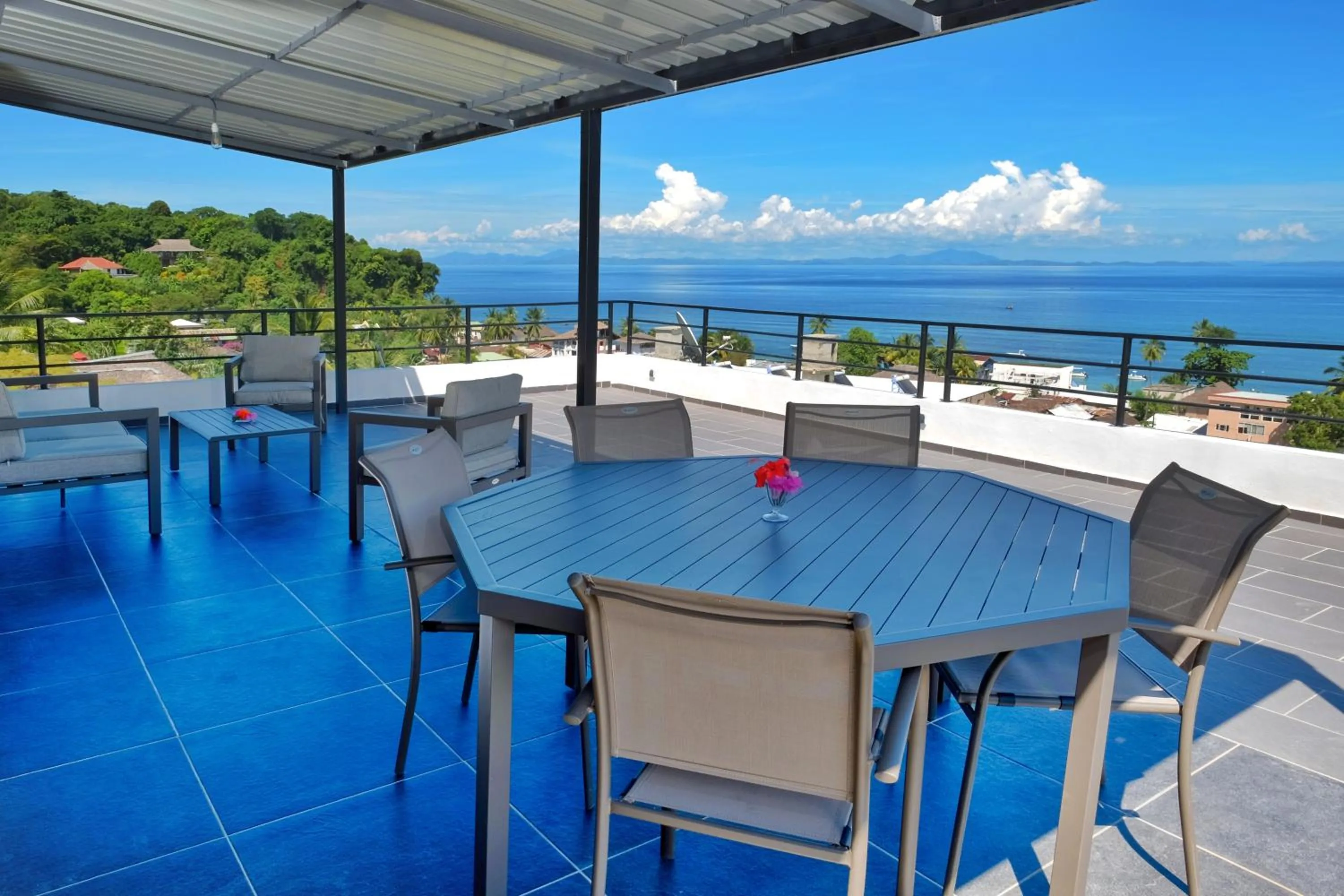 Patio in Hôtel Villa Les Orchidées