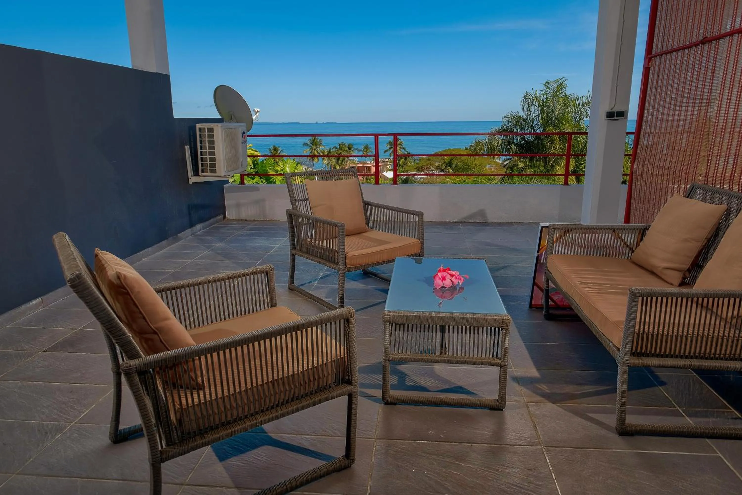 Patio in Hôtel Villa Les Orchidées
