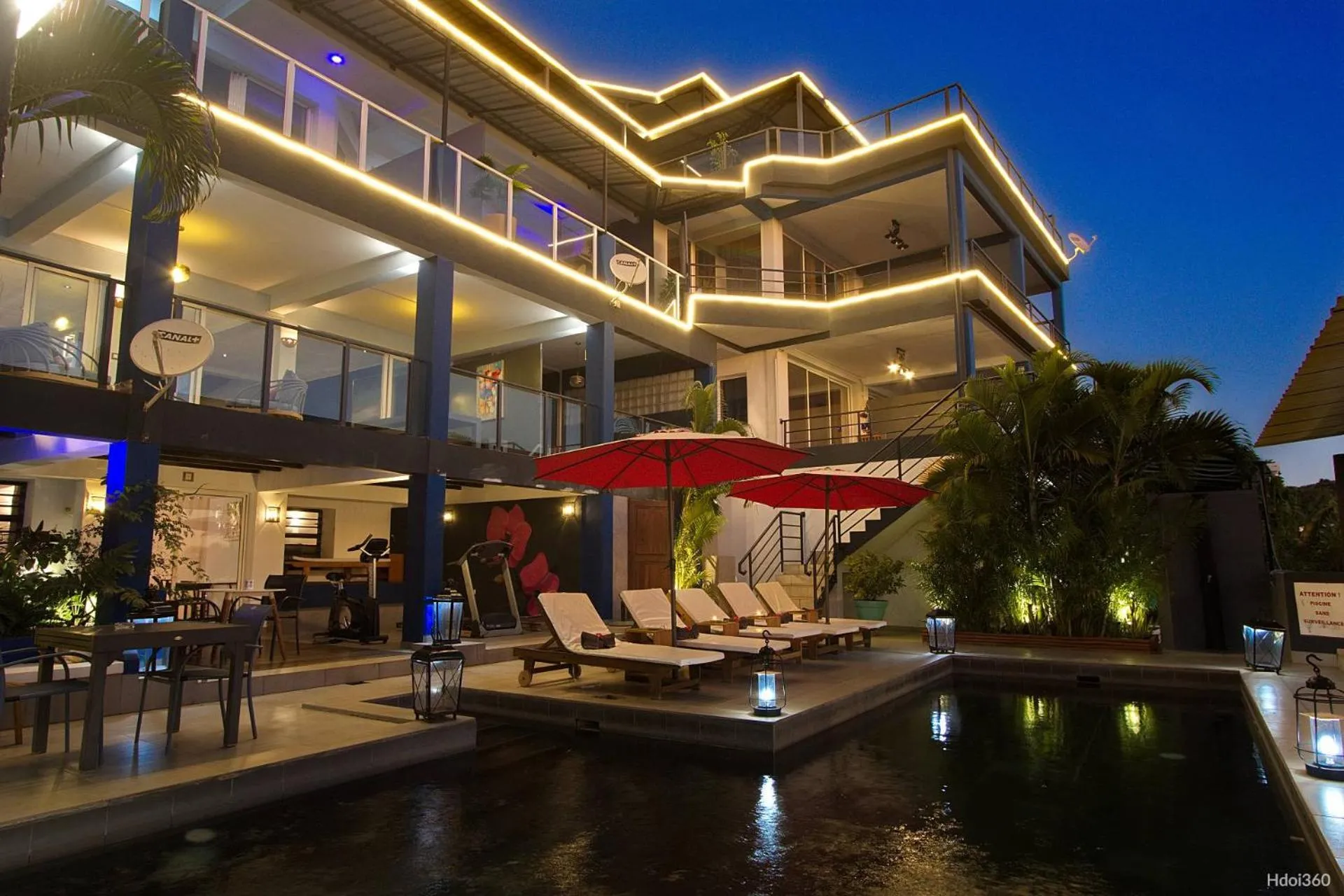 Property building in Hôtel Villa Les Orchidées