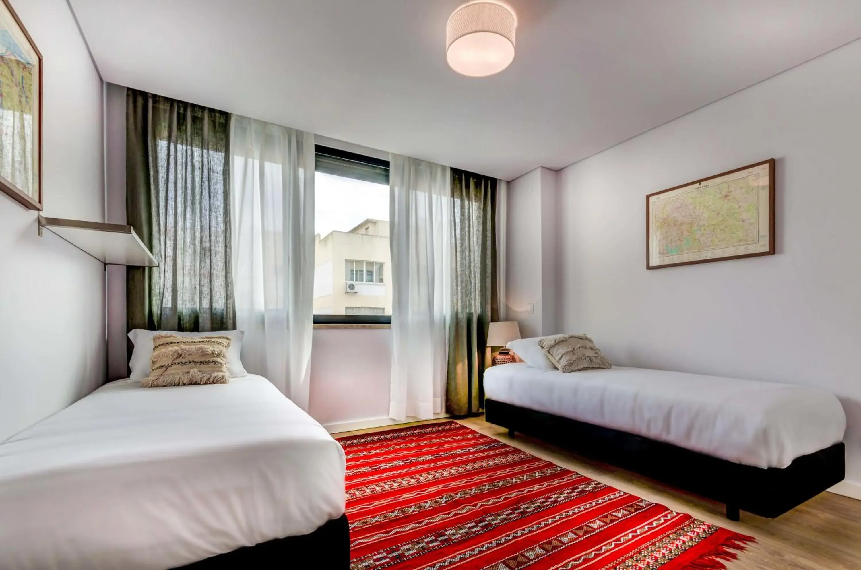 Bedroom, Bed in Lisbon Serviced Apartments - Liberdade Bedroom, Bed in Lisbon Serviced Apartments - Liberdade