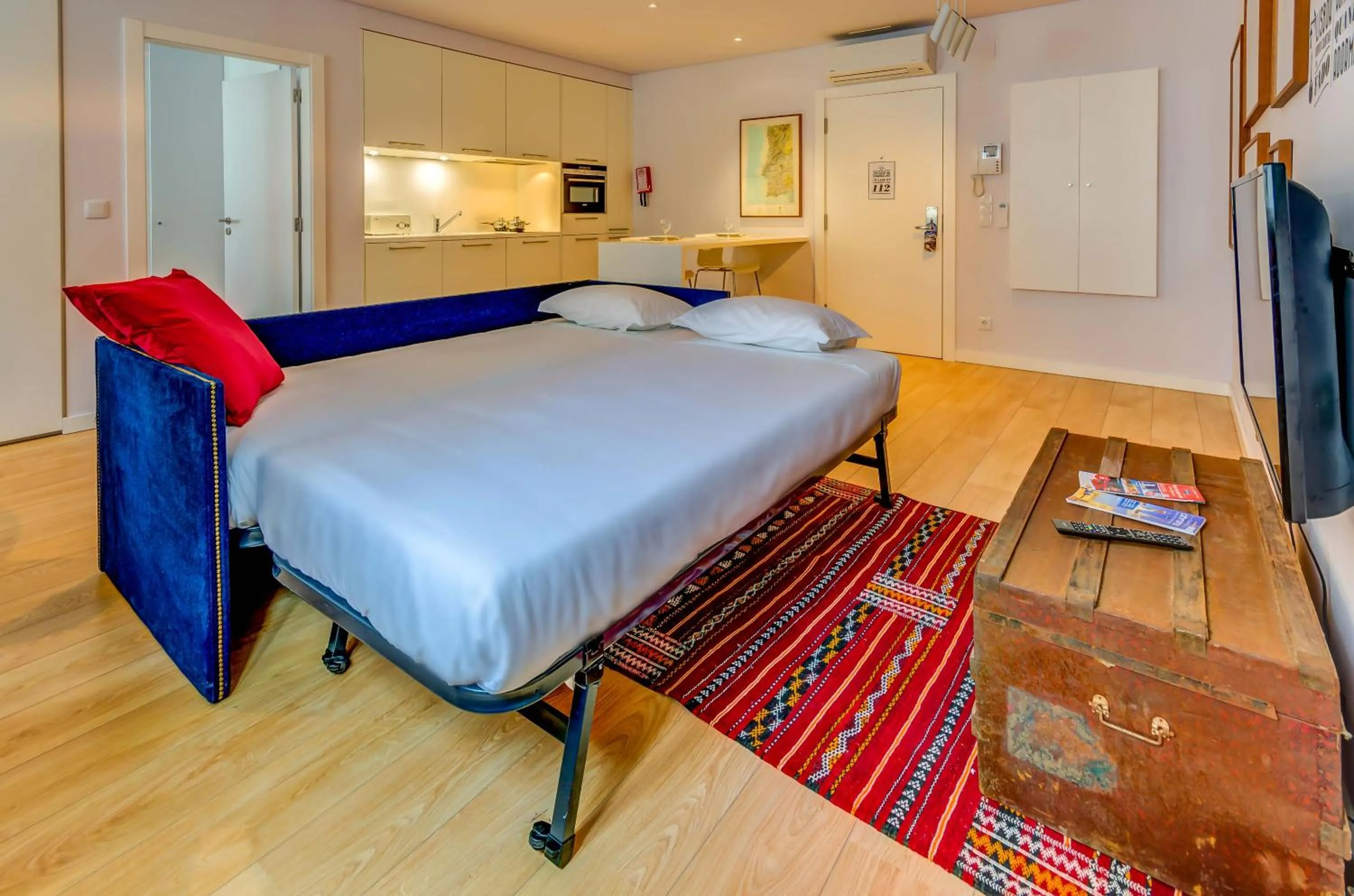 Bed in LSA Liberdade by Numa