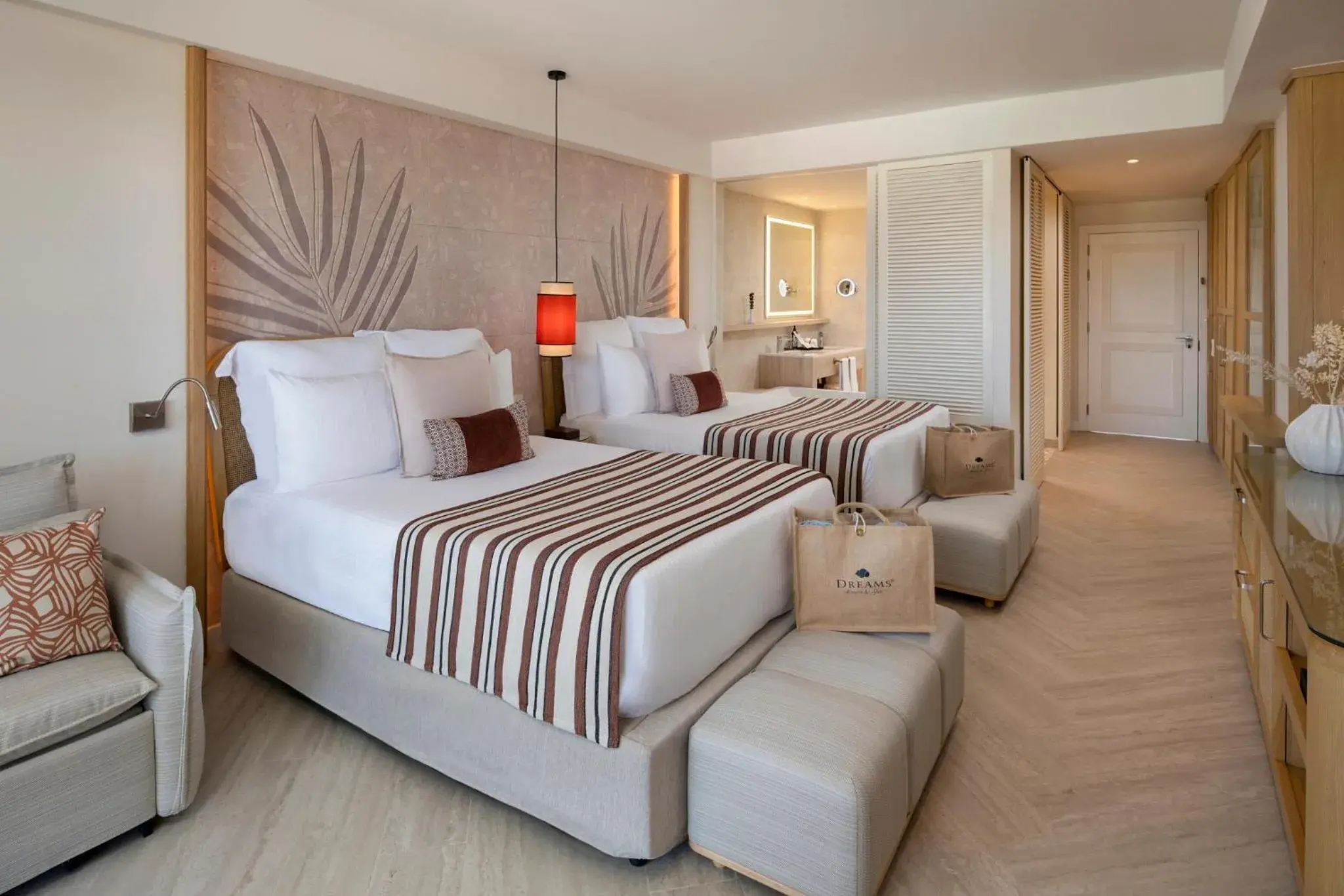 Bed in Dreams Playa Esmeralda Resort & Spa - All Inclusive Bed in Dreams Playa Esmeralda Resort & Spa - All Inclusive