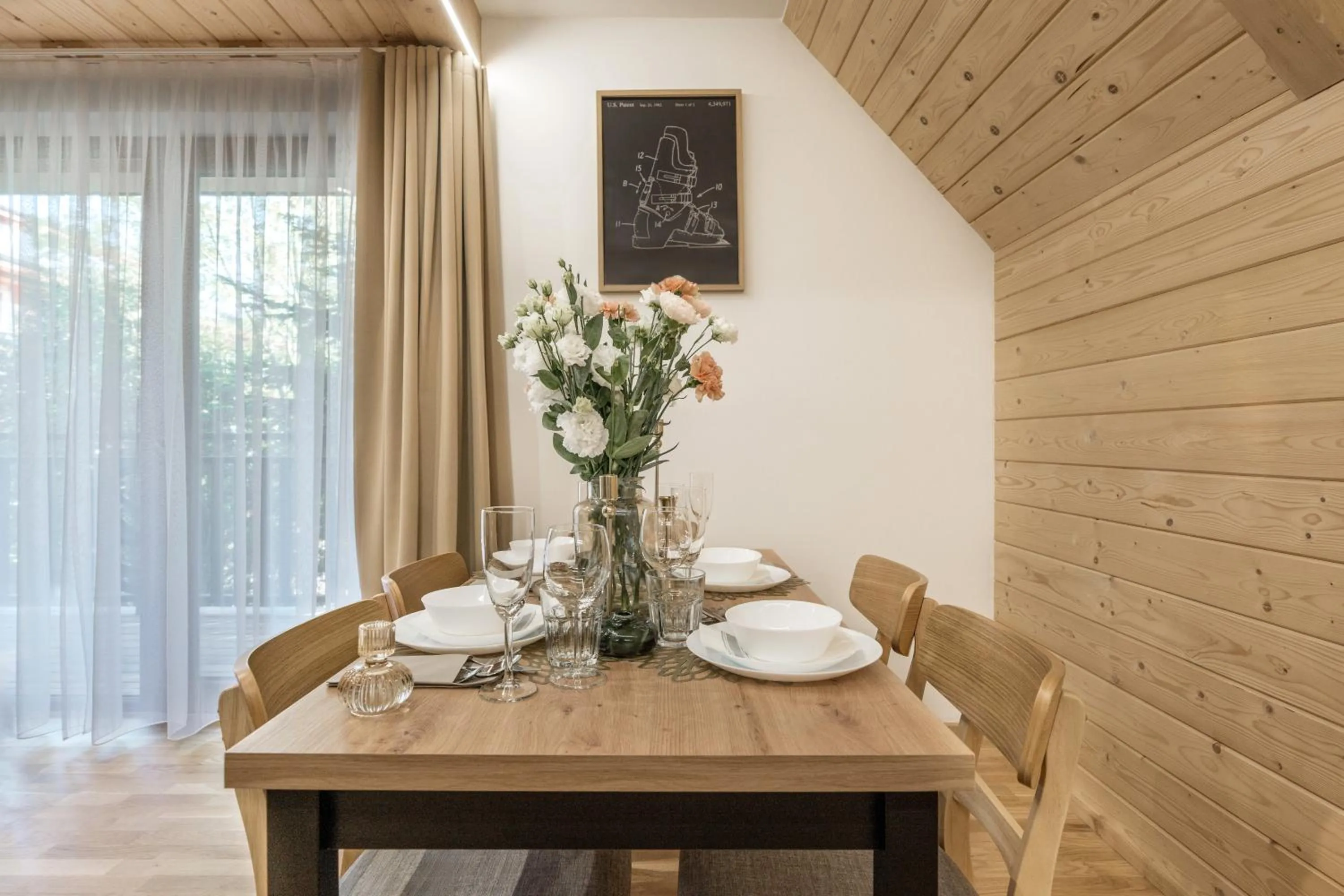 Dining area in Apres Ski Bachleda - LoftAffair Collection