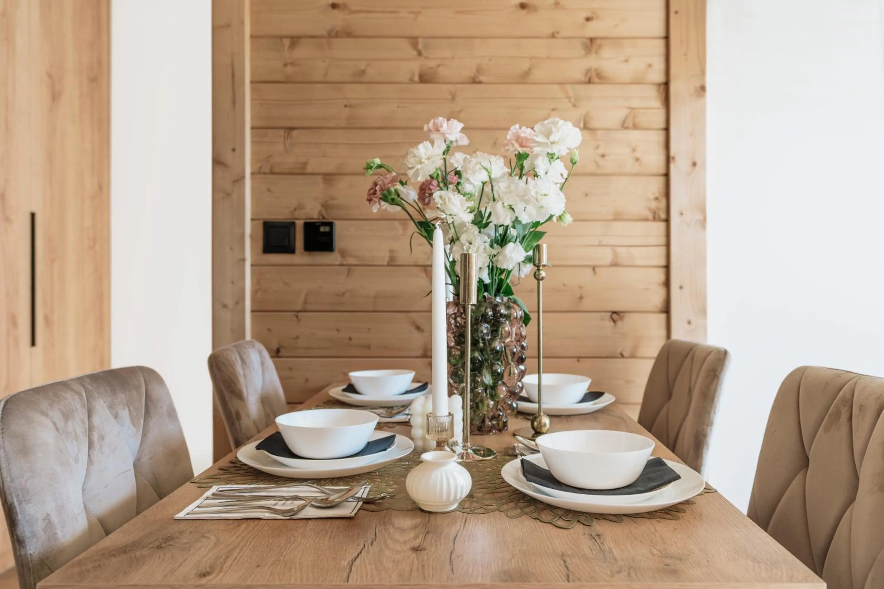 Dining area in Apres Ski Bachleda - LoftAffair Collection