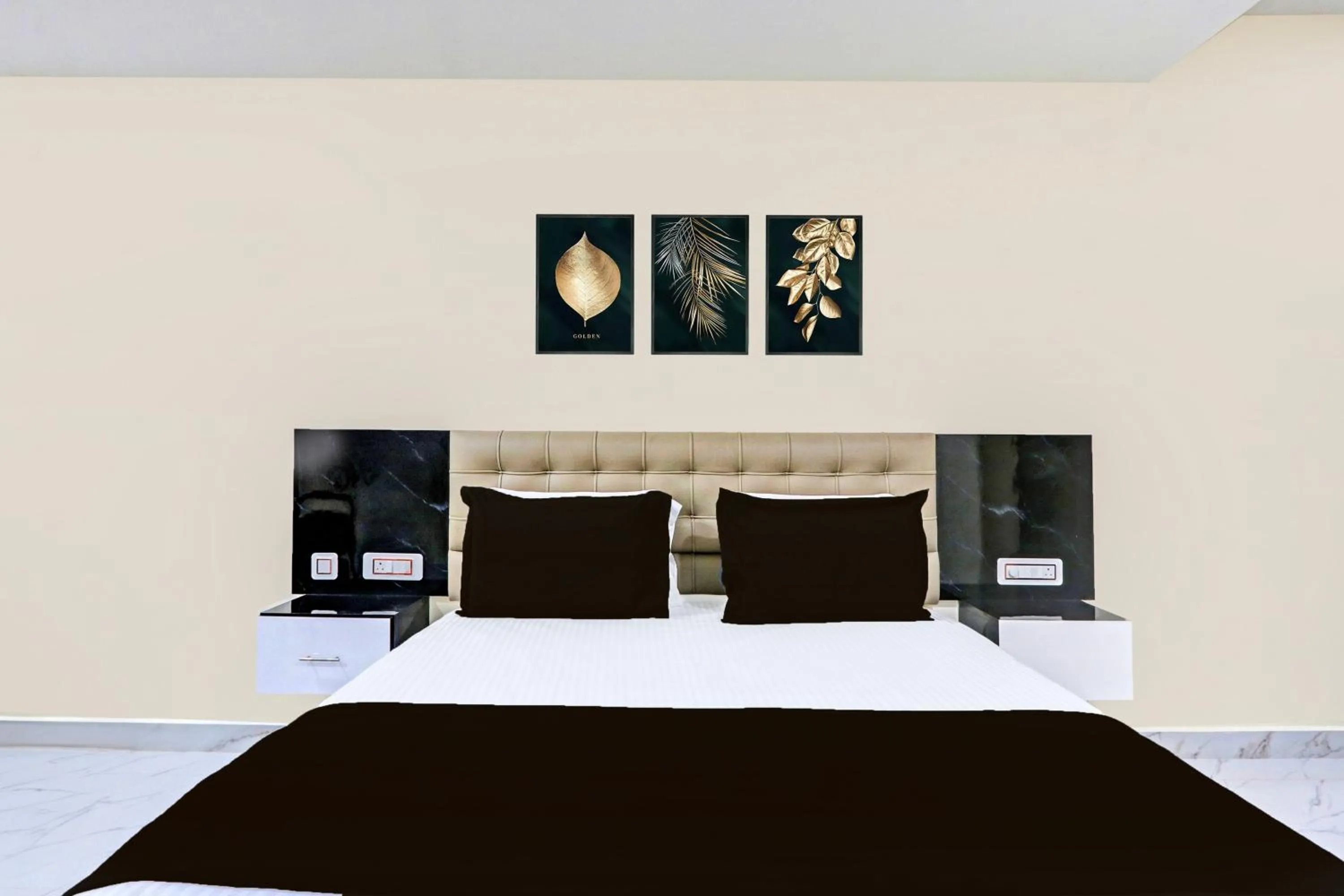 Bedroom in Super Hotel O SRI VISHNU RESIDENCY