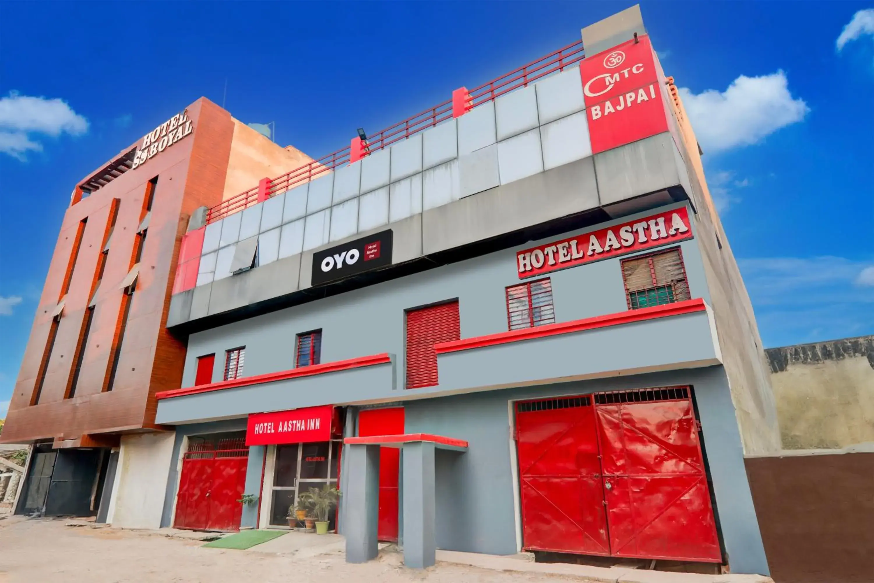 Facade/entrance in Super Hotel O Aastha Inn Facade/entrance in Super Hotel O Aastha Inn