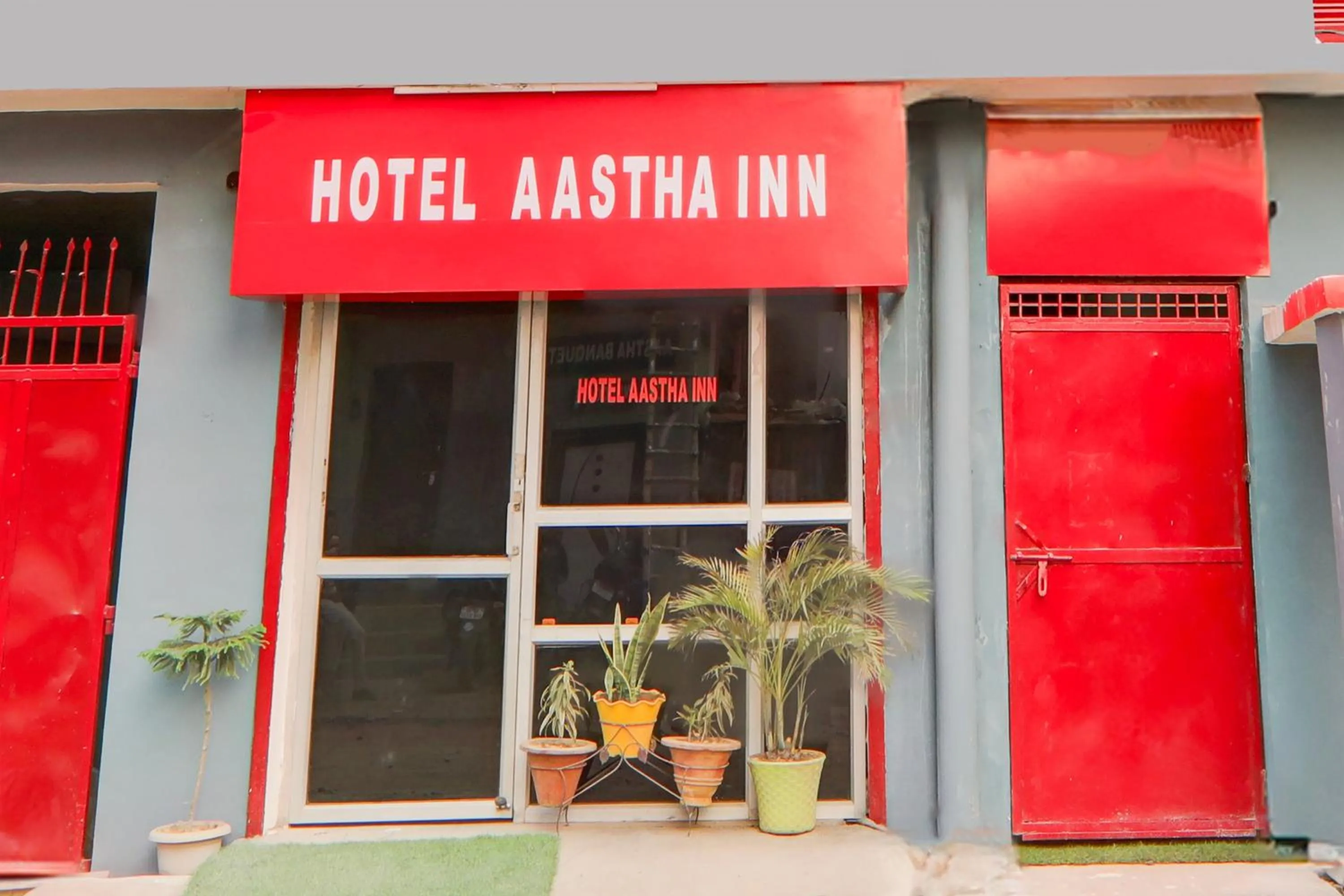 Facade/entrance in Super Hotel O Aastha Inn