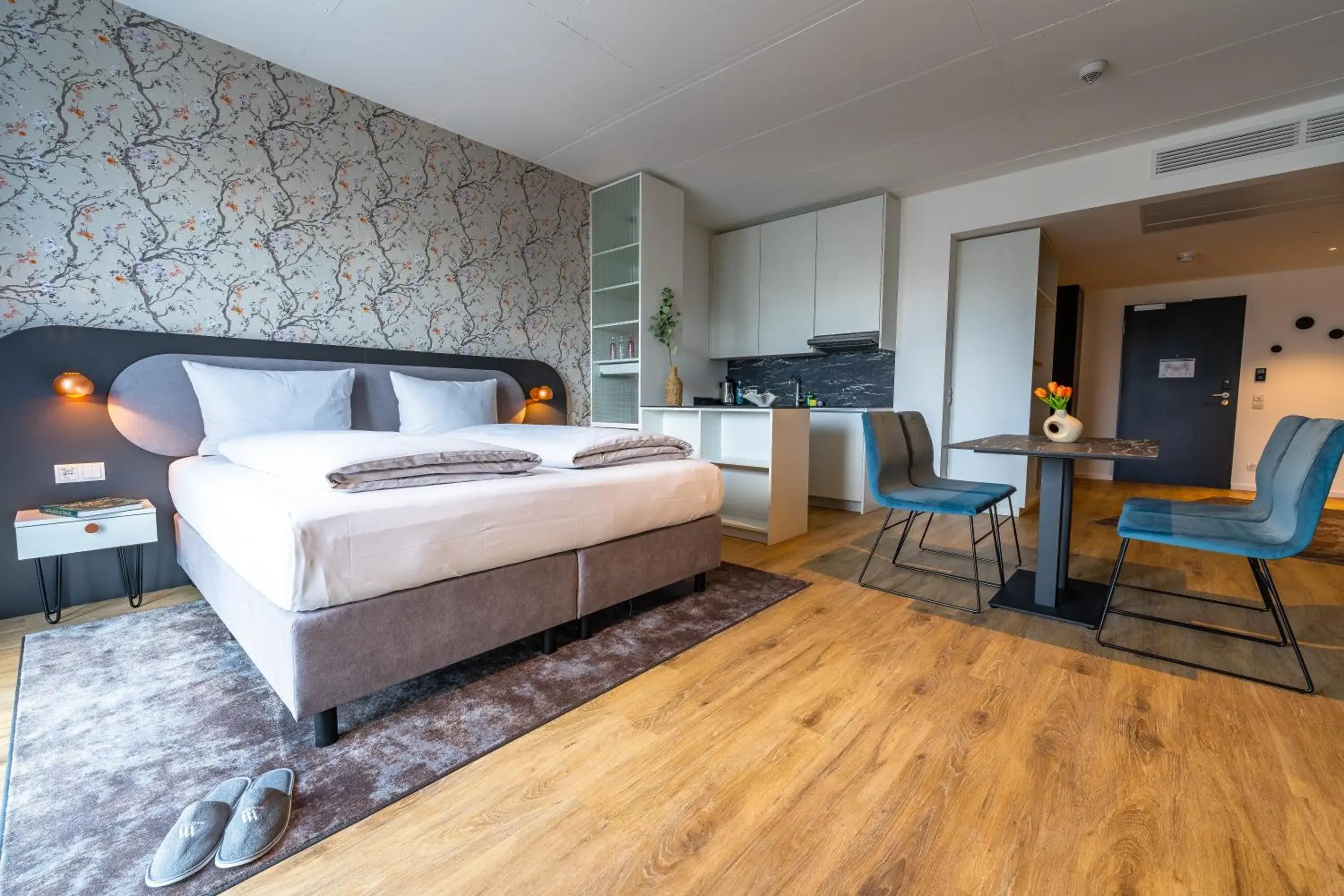 Deluxe Double Studio ( 2 adults and 2 children) in MASEVEN Frankfurt Messe Deluxe Double Studio ( 2 adults and 2 children) in MASEVEN Frankfurt Messe