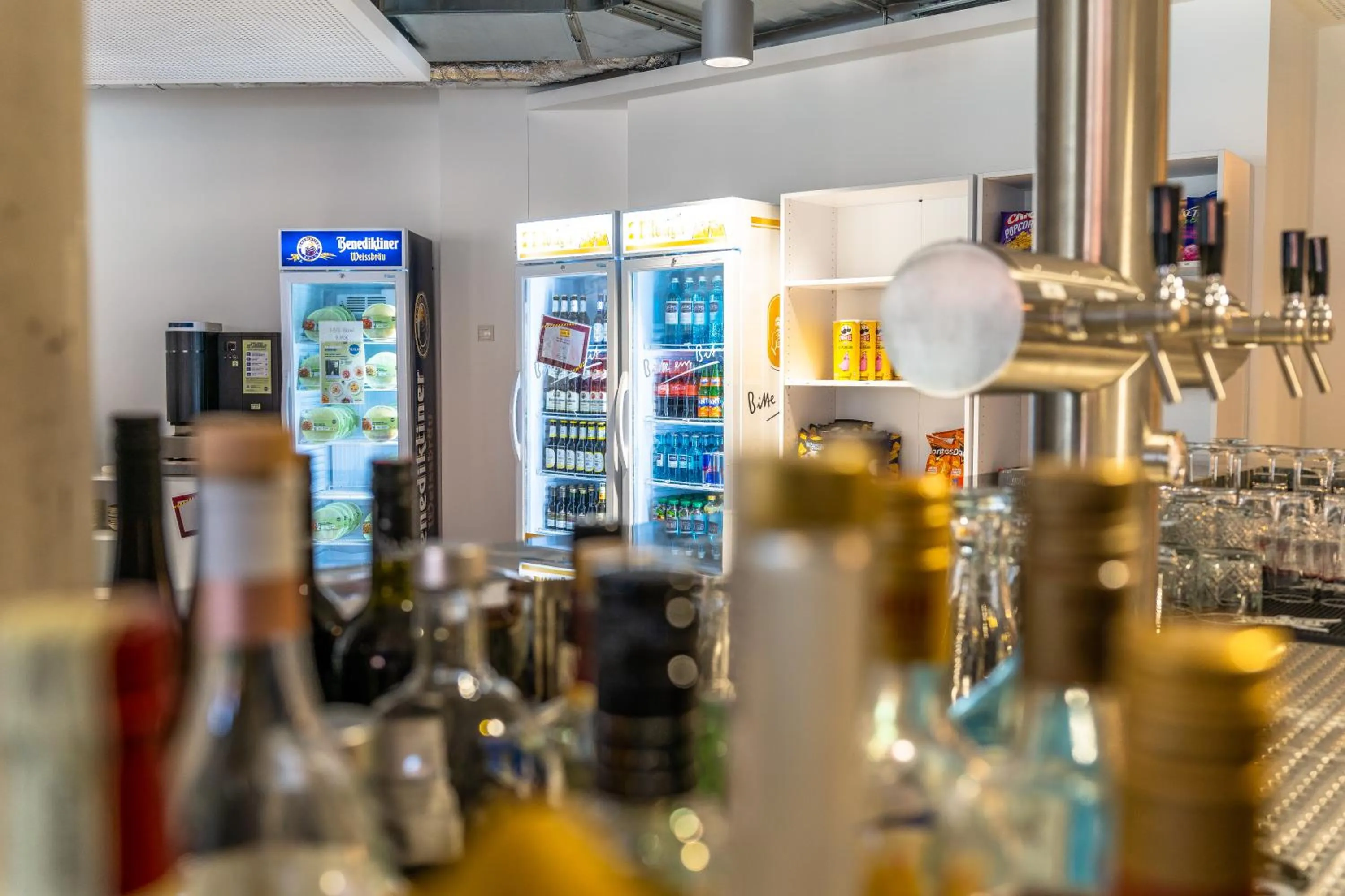 Restaurant/places to eat in MASEVEN Frankfurt Messe