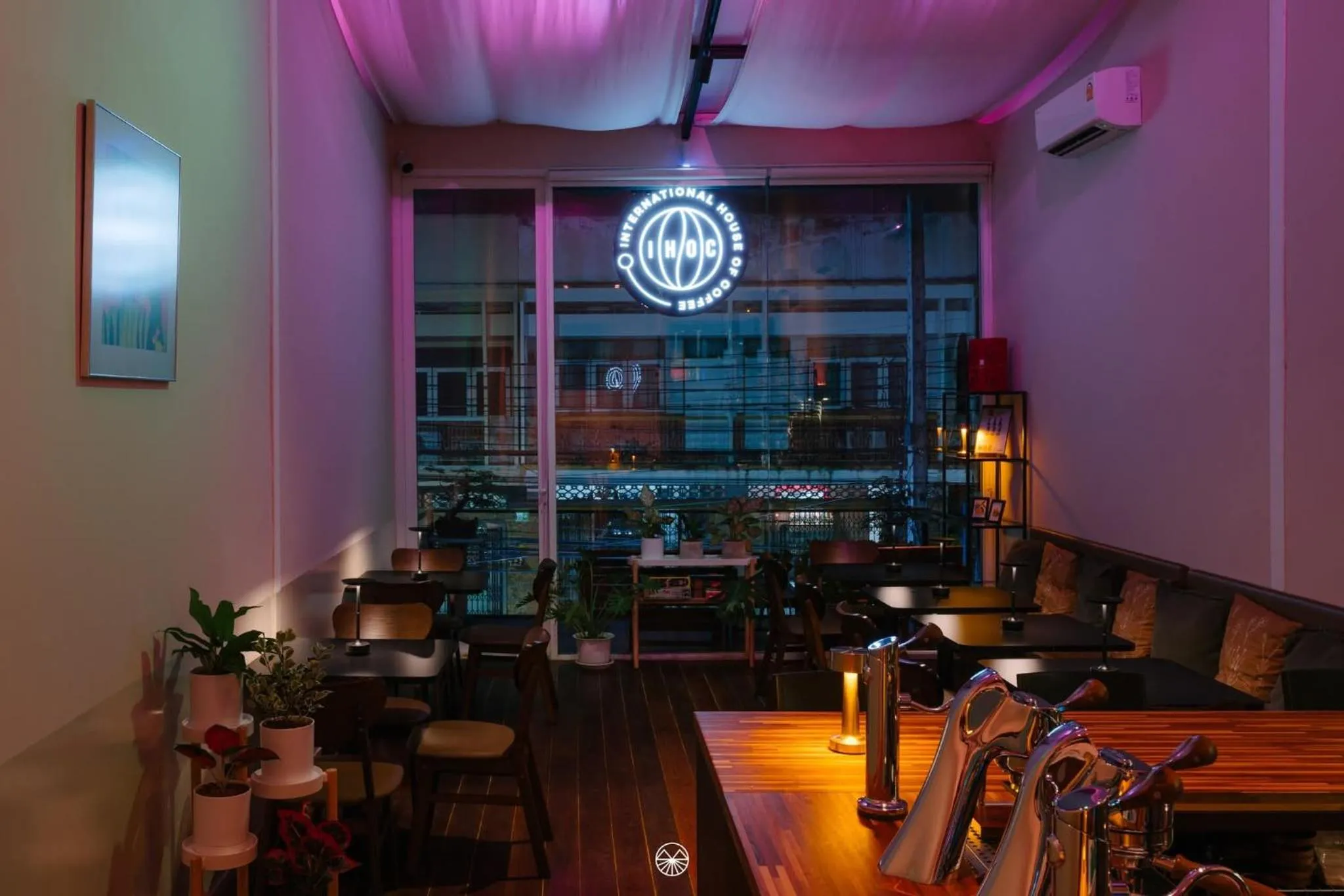 Lounge or bar in IHOC - Phuket OldTown