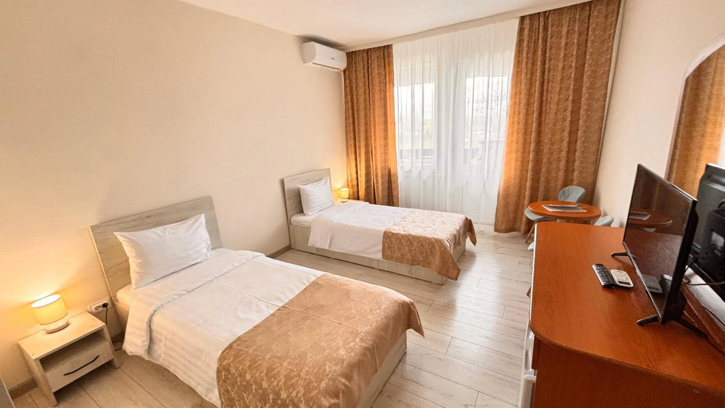 Photo of the whole room, Bed in Hotel Sport B90