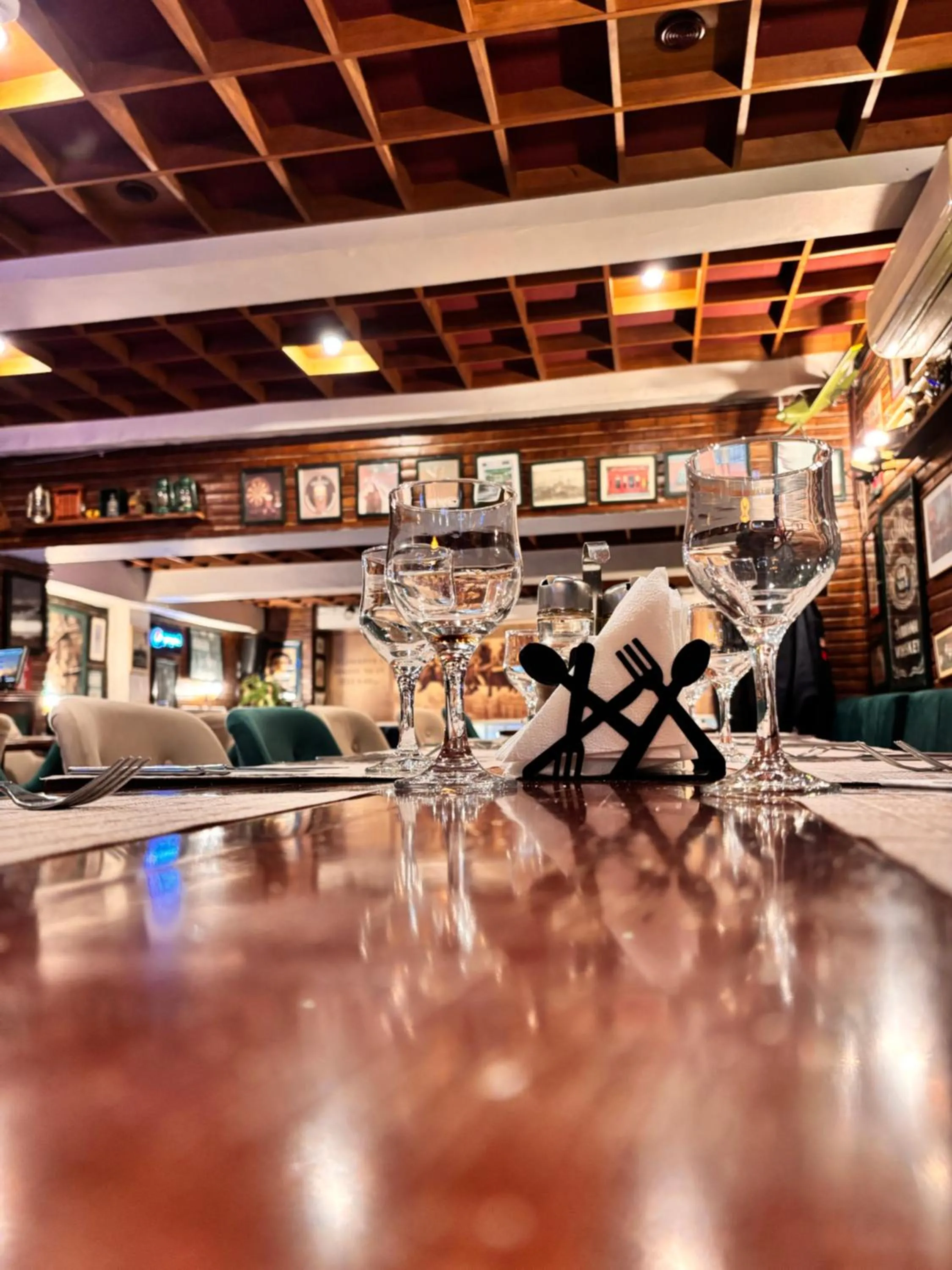 Restaurant/places to eat in Hotel Sport B90