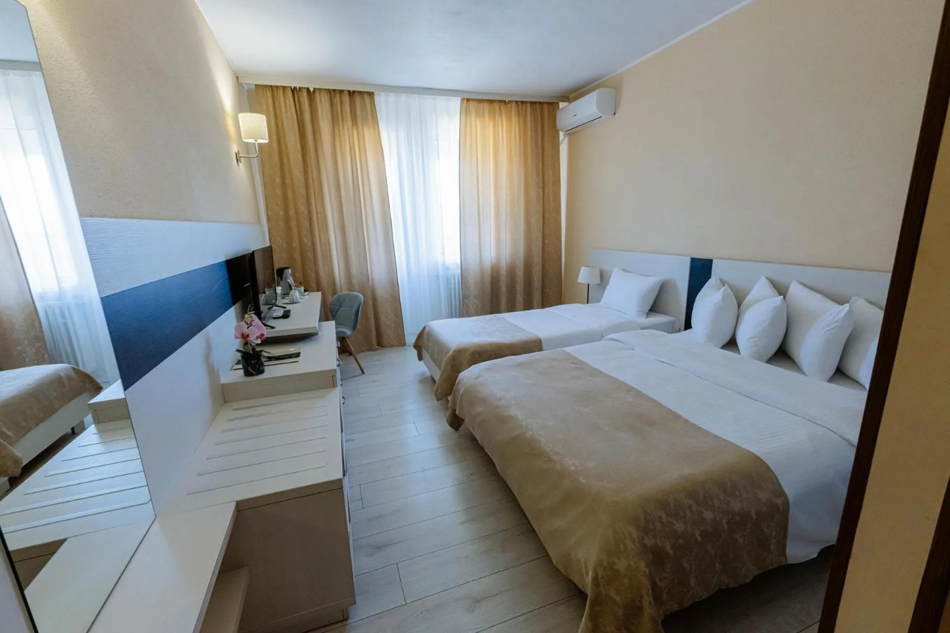 Photo of the whole room, Bed in Hotel Sport B90
